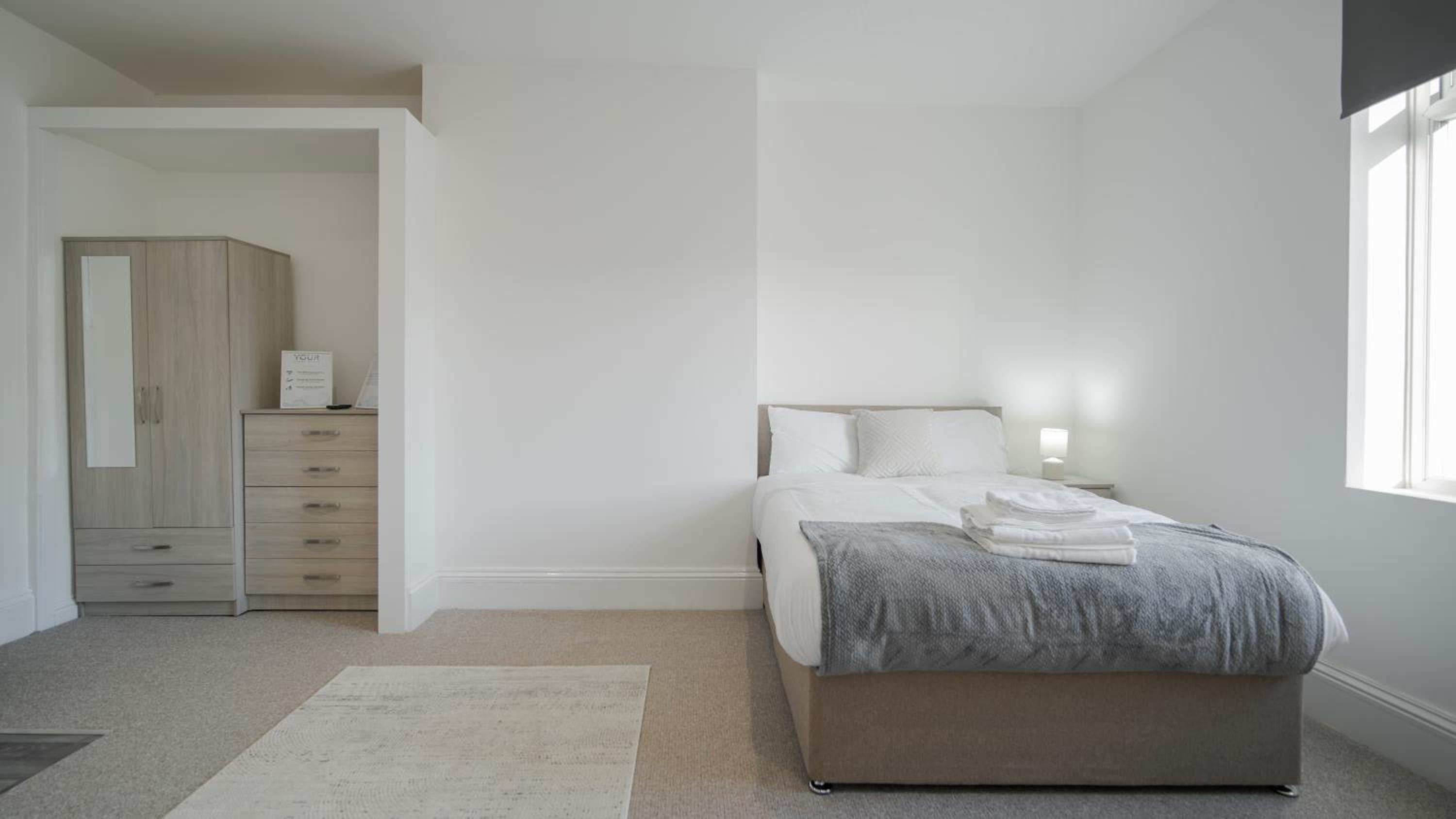 One-Bedroom Standard Apartment photo 2