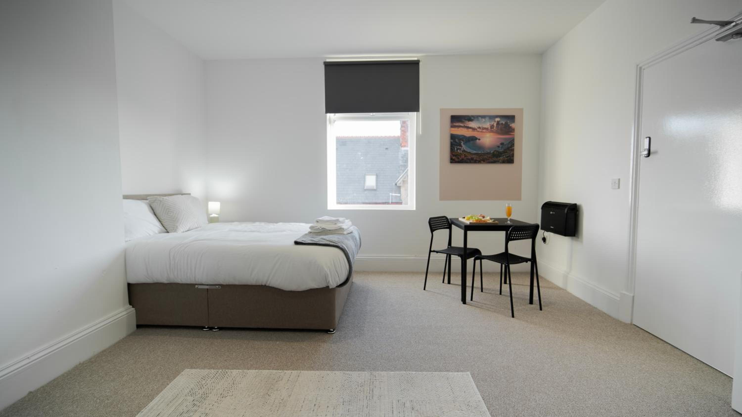 One-Bedroom Standard Apartment photo 1