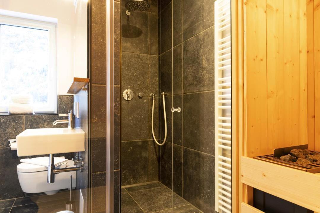 Three-Bedroom Apartment with Sauna photo 2
