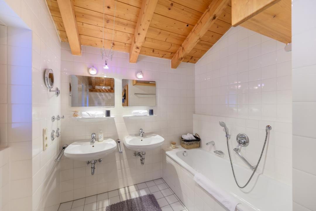 Two-Bedroom House photo 2