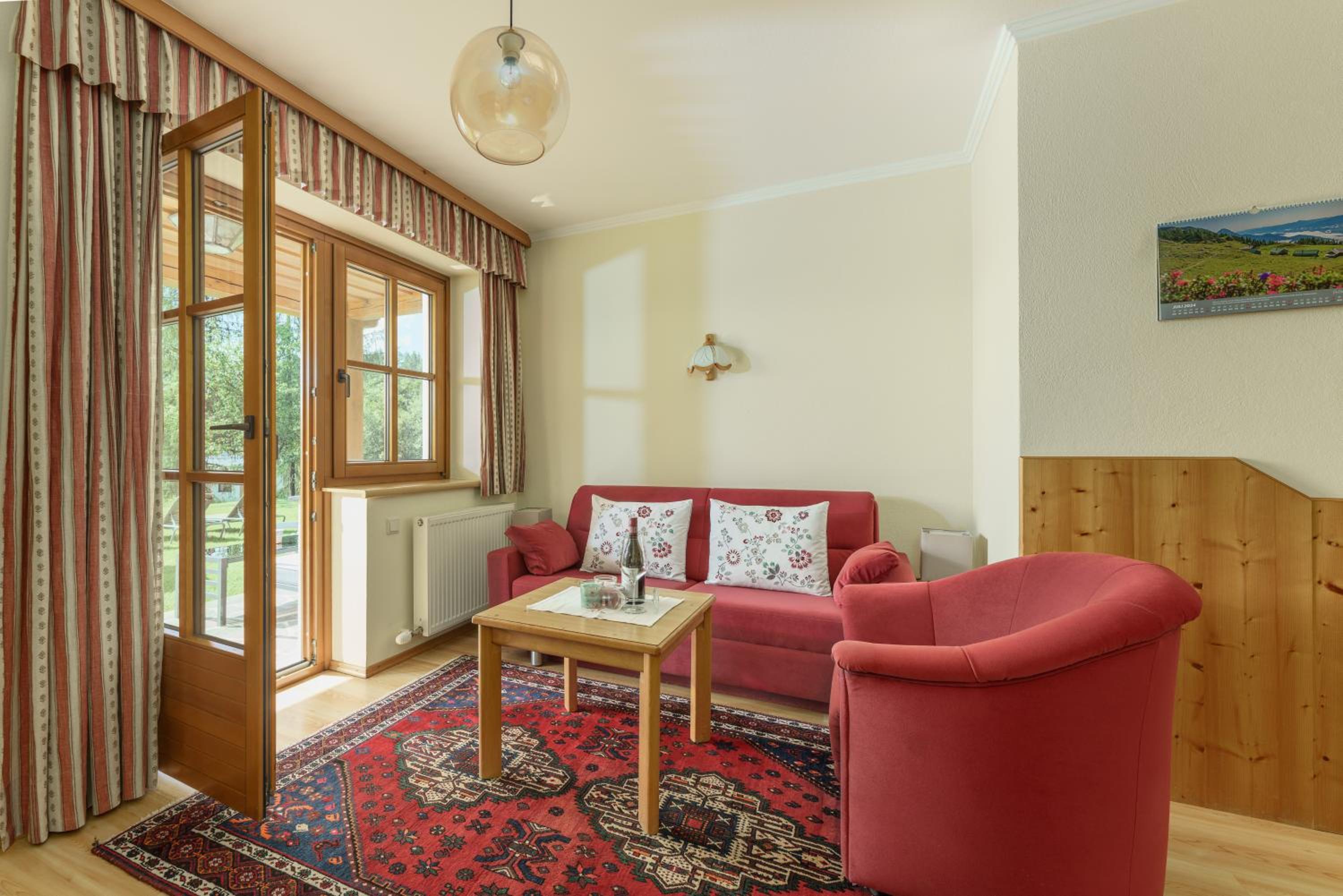 Apartment with Mountain View photo 2