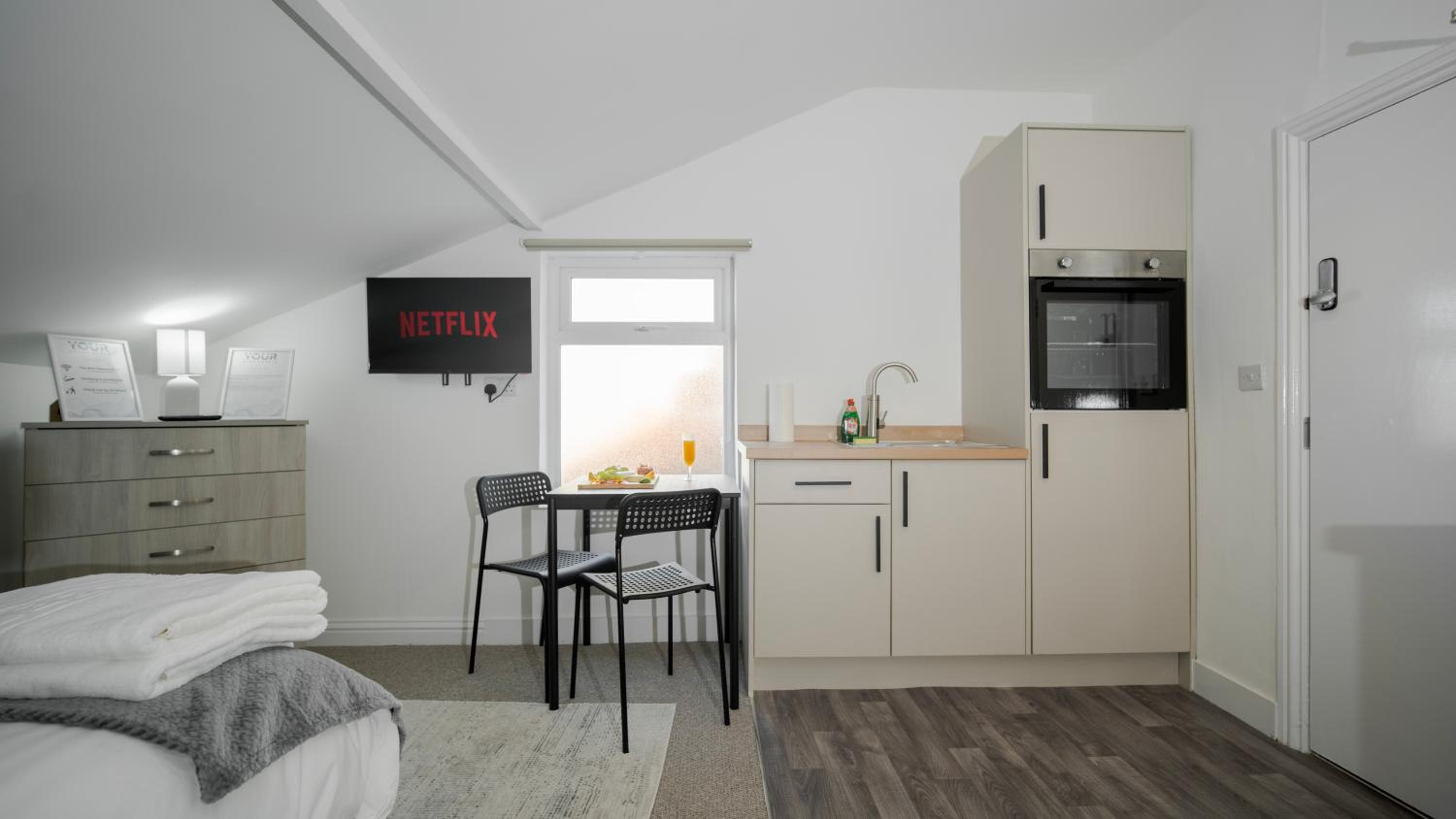 Studio Apartment photo 2