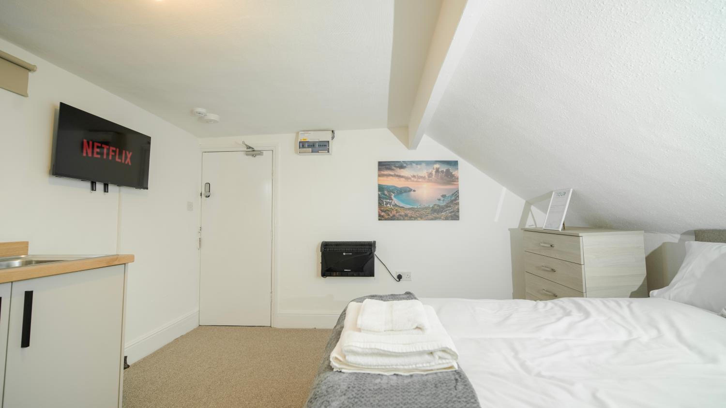 Studio Apartment photo 3