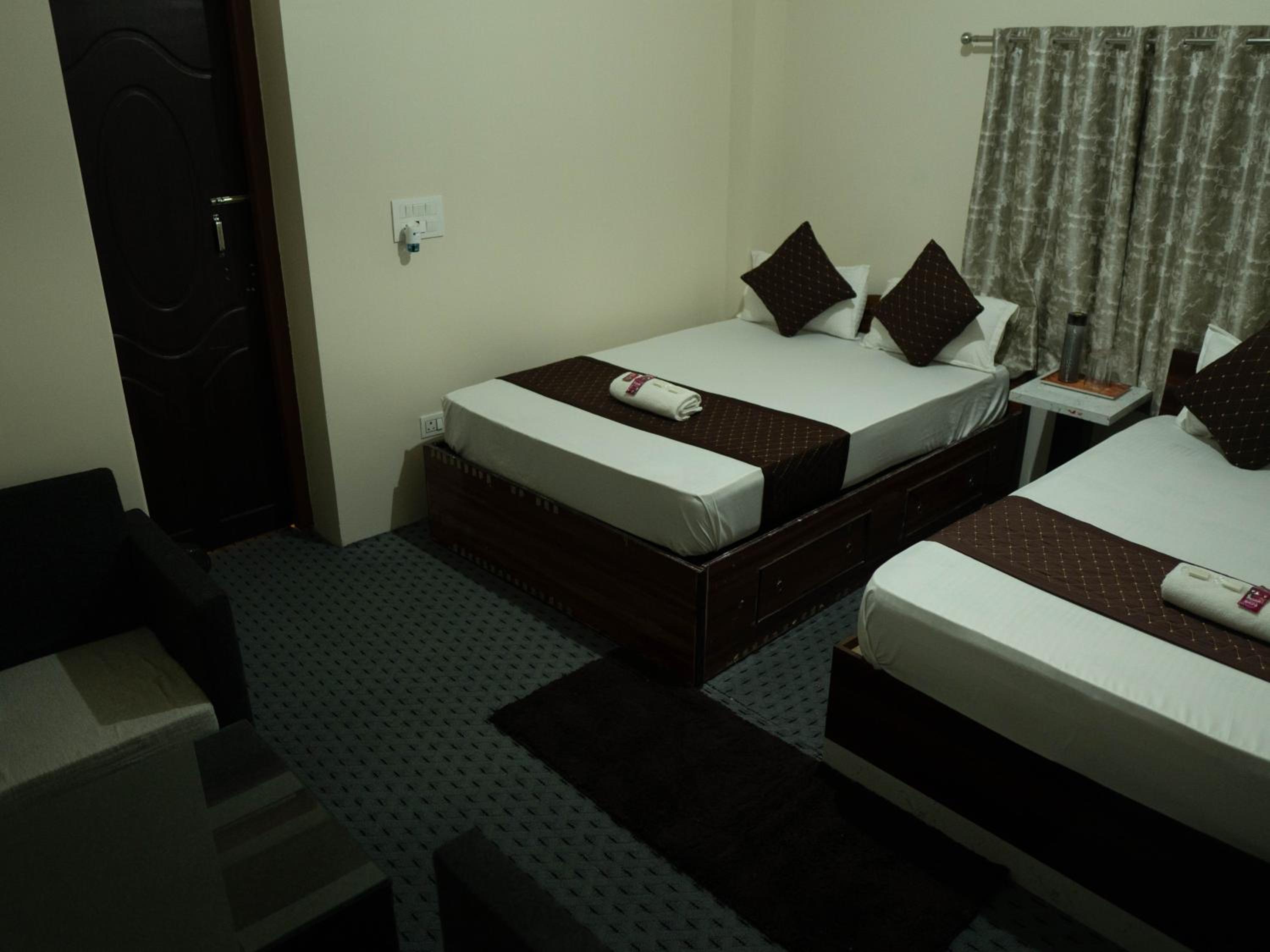 Deluxe Double or Twin Room photo 2