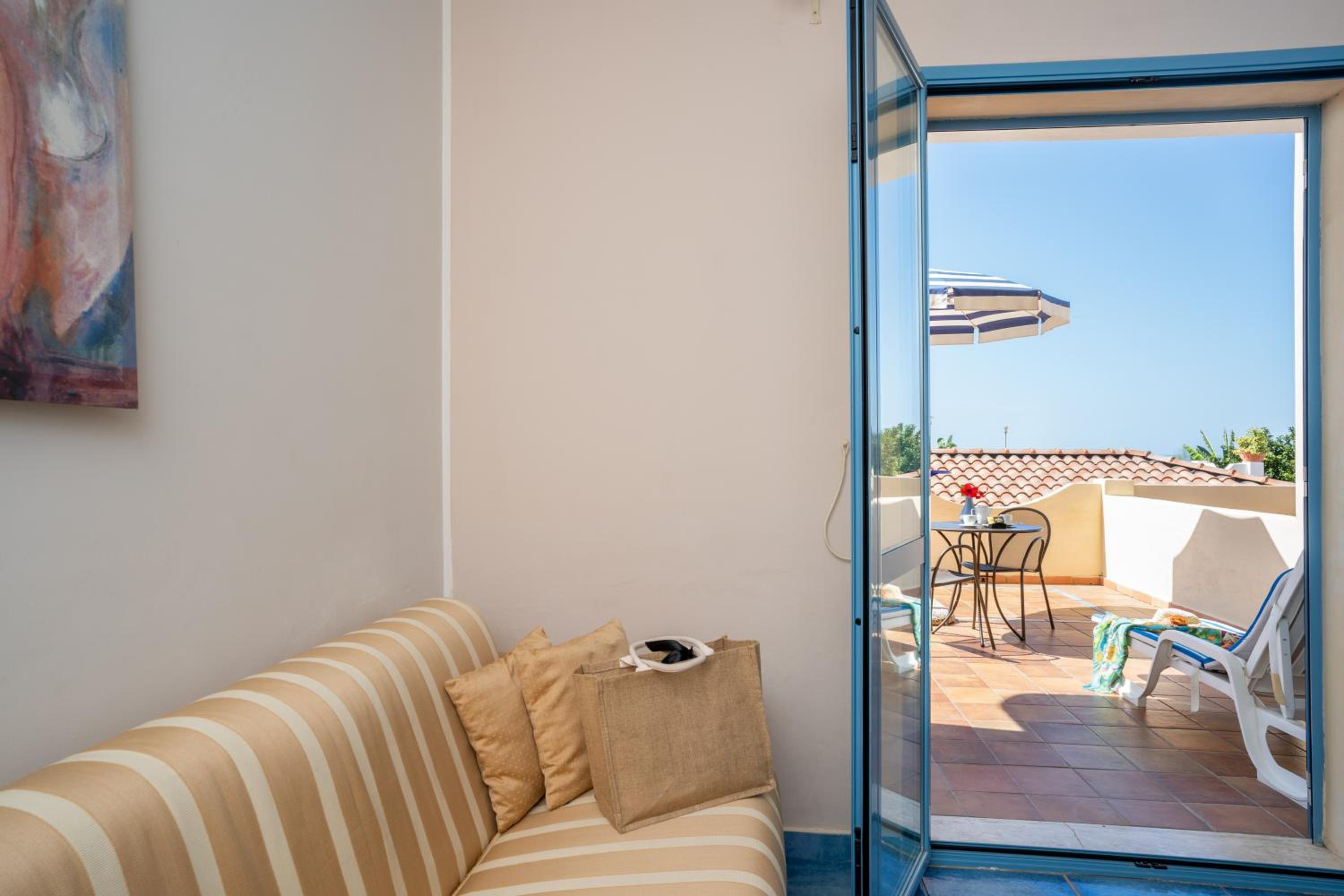 Suite - Photo 2