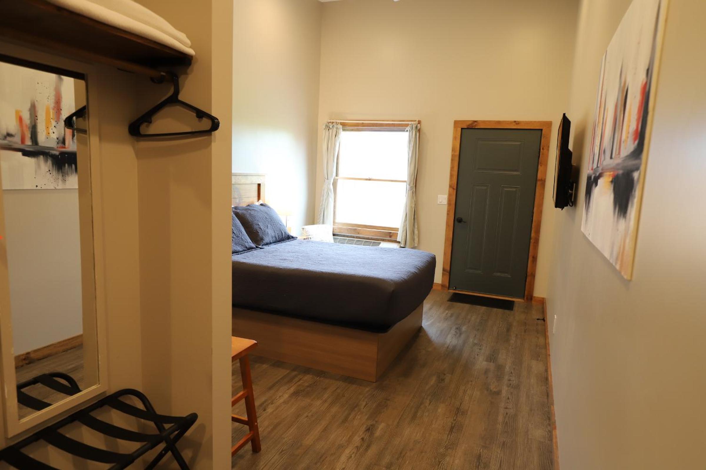 Queen Room with Balcony photo 1