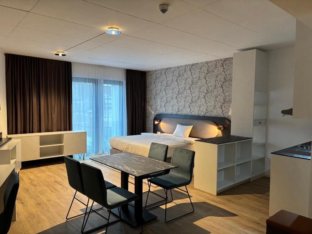 Superior Studio ( 2 adults and 2 children)