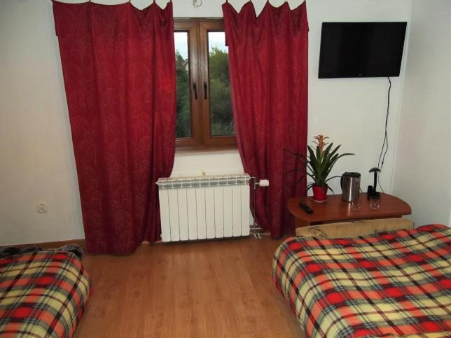 Quadruple Room with Shared Bathroom