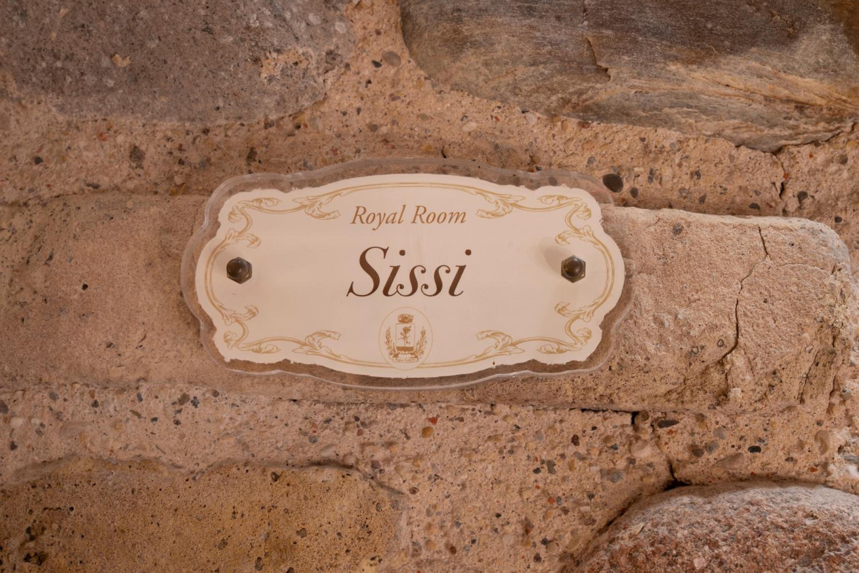 Deluxe Suite photo 3