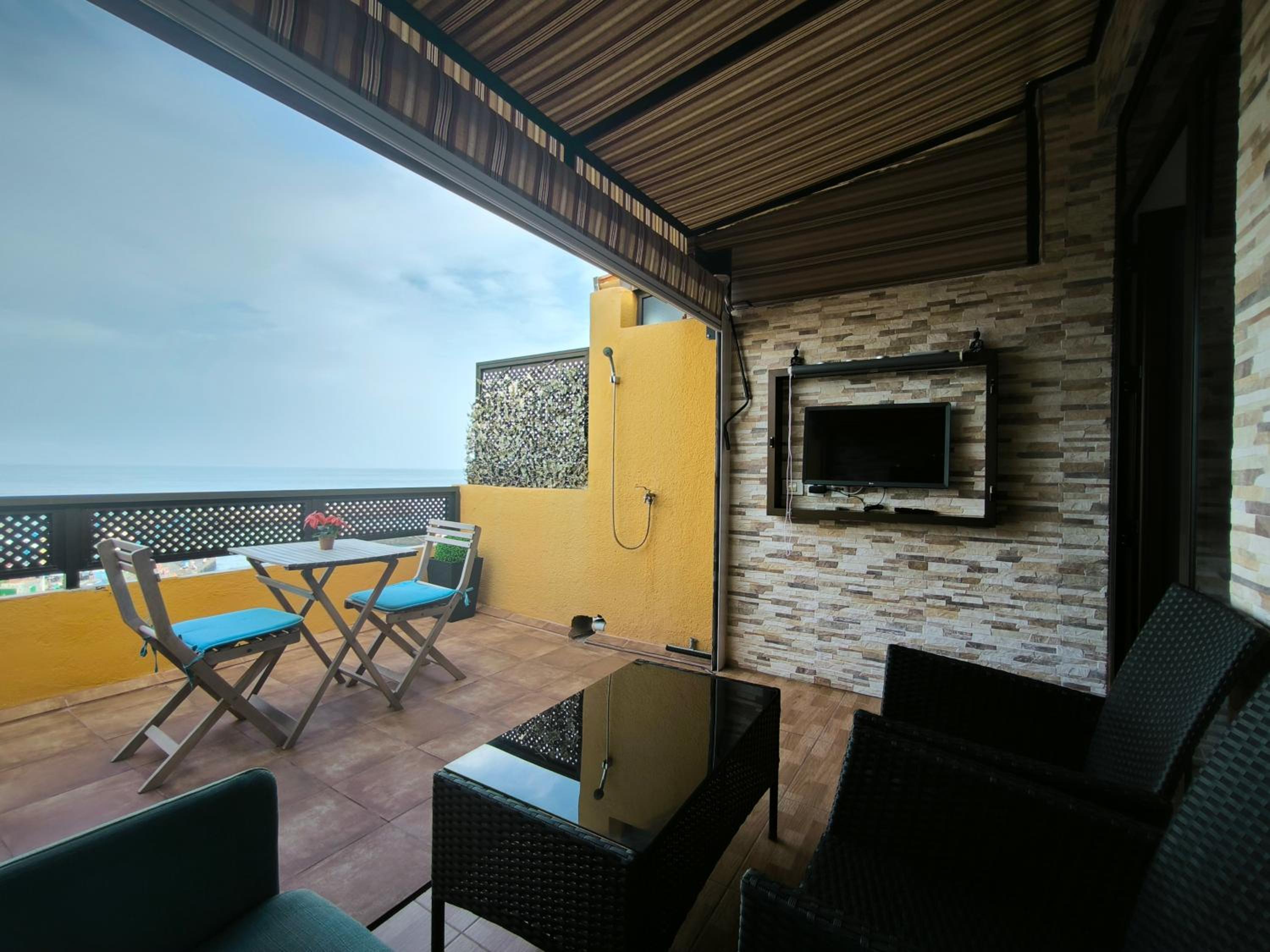 One-Bedroom Apartment - Oceanfront photo 3