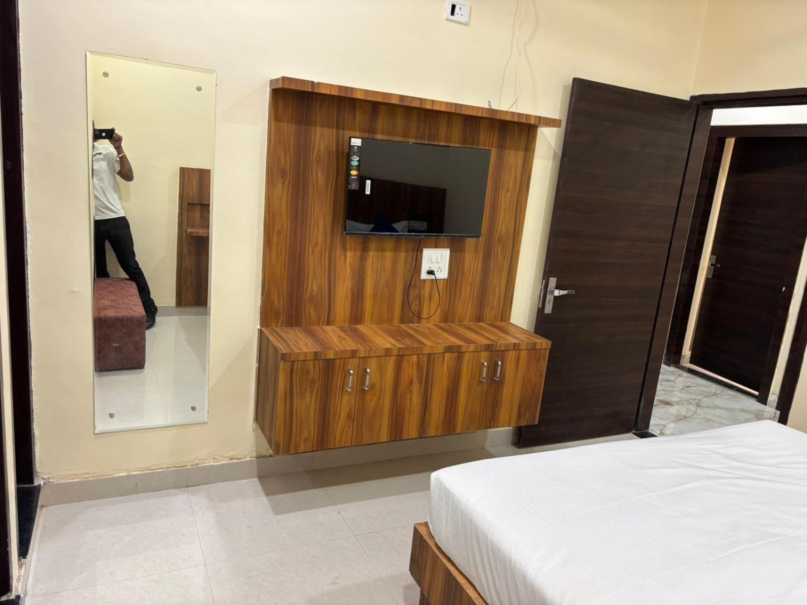 Deluxe Double Room photo 3
