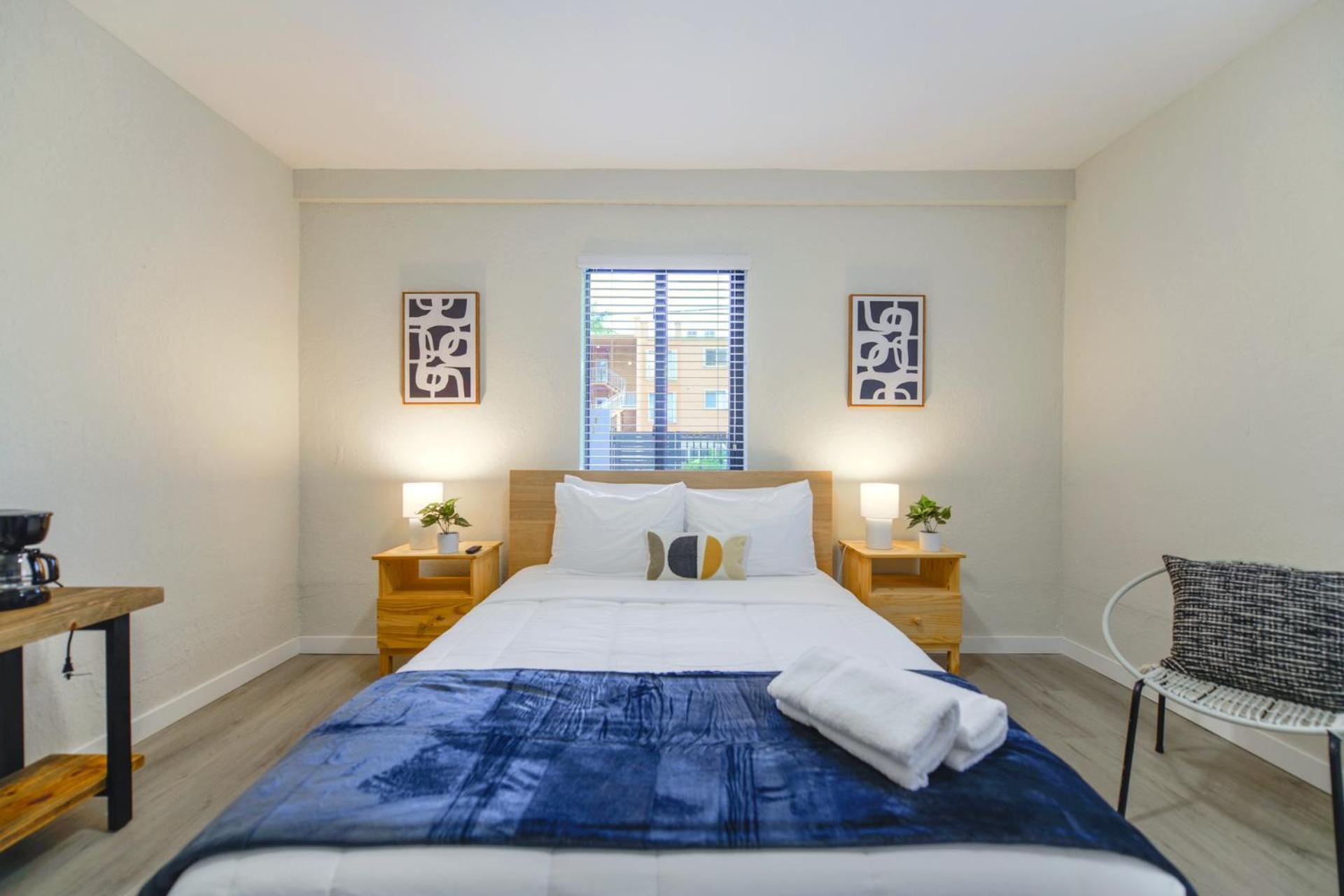 Studio Apartment photo 1
