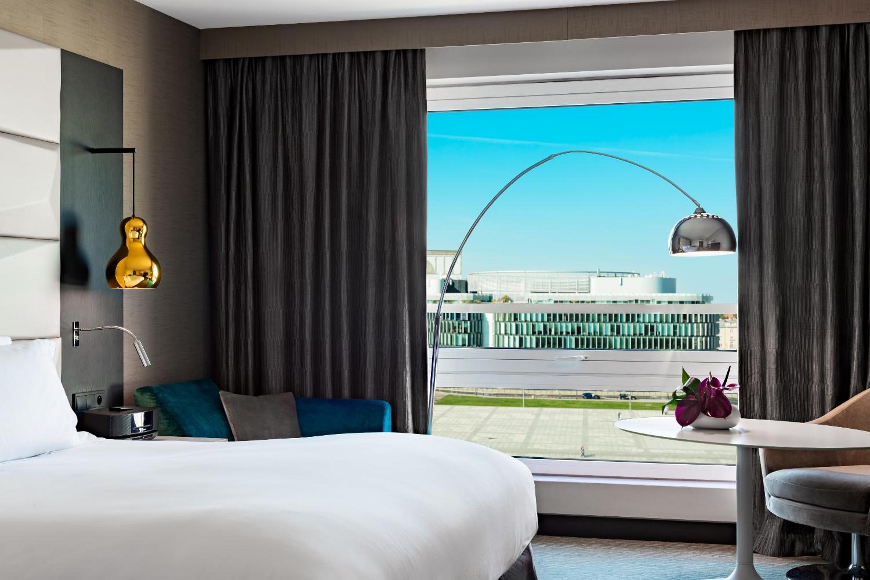 Luxury King Room with View - Photo 8