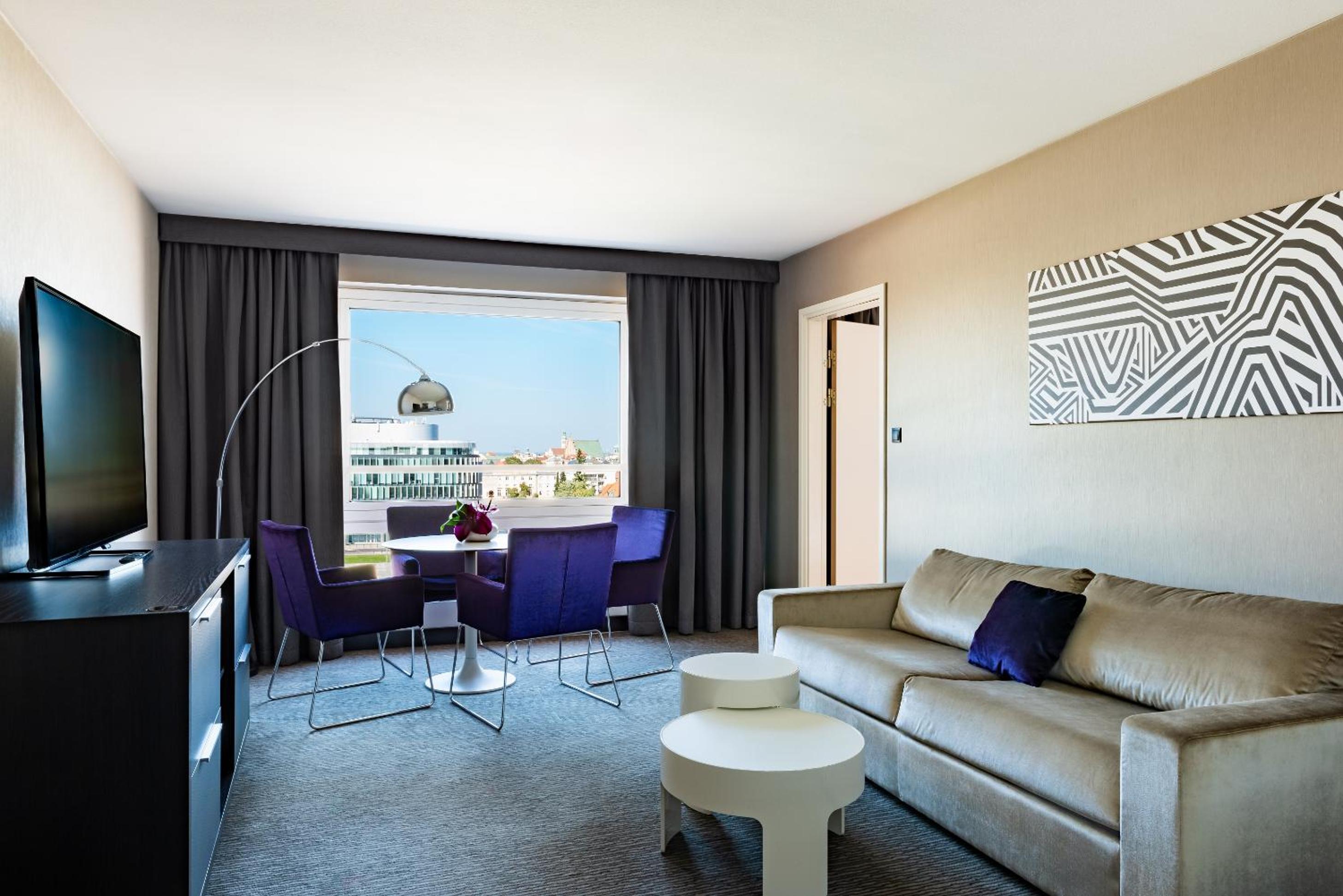 Prestige King Suite - Photo 5