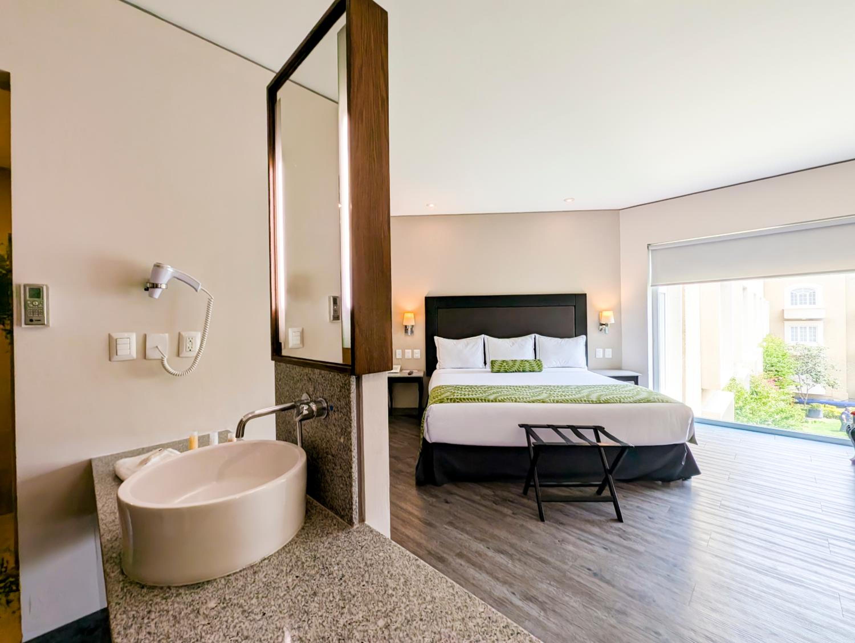 Executive King Room - Photo 1