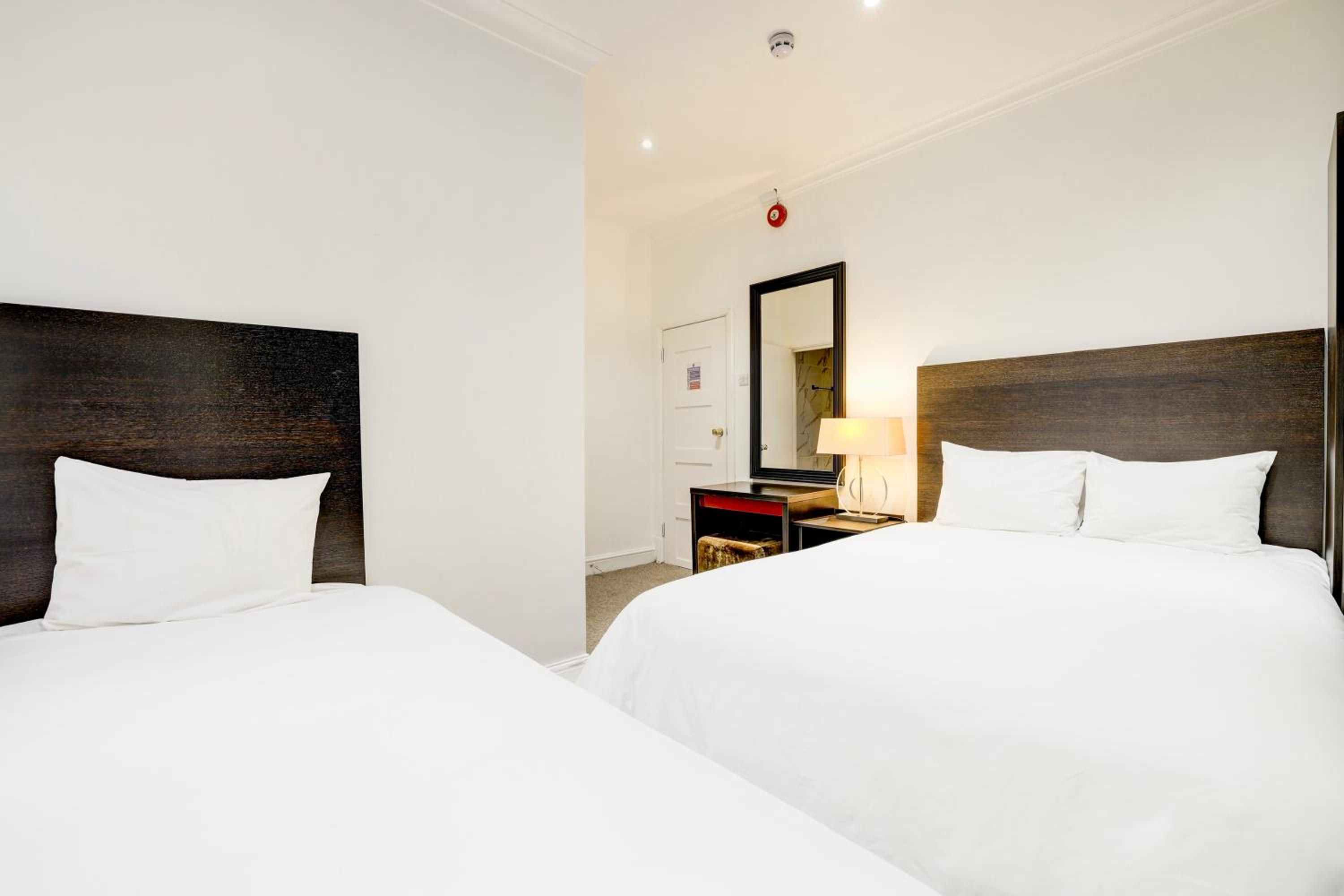 Standard Triple Room photo 2