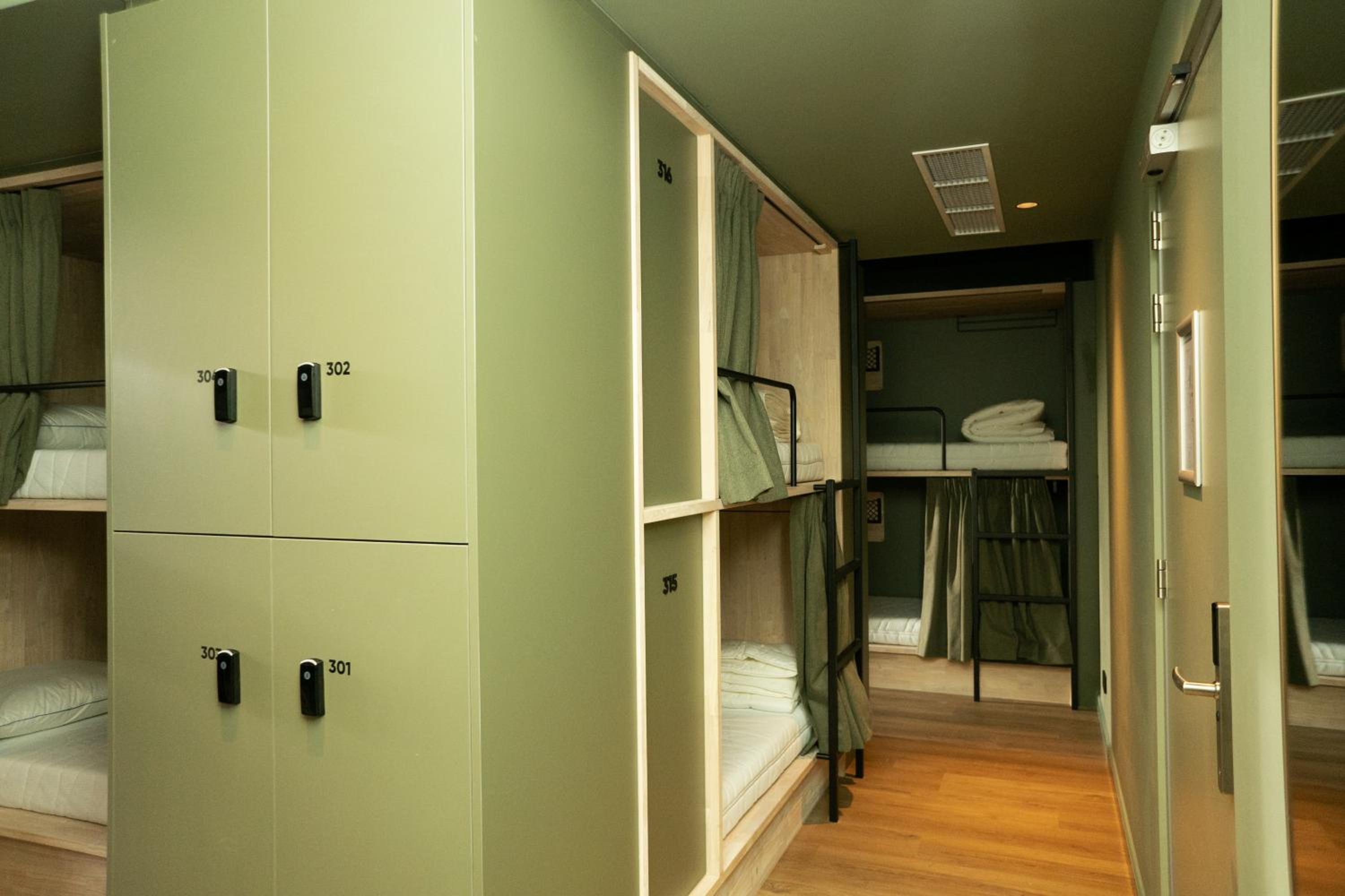 Bunk Bed in Mixed Dormitory Room 24 Beds