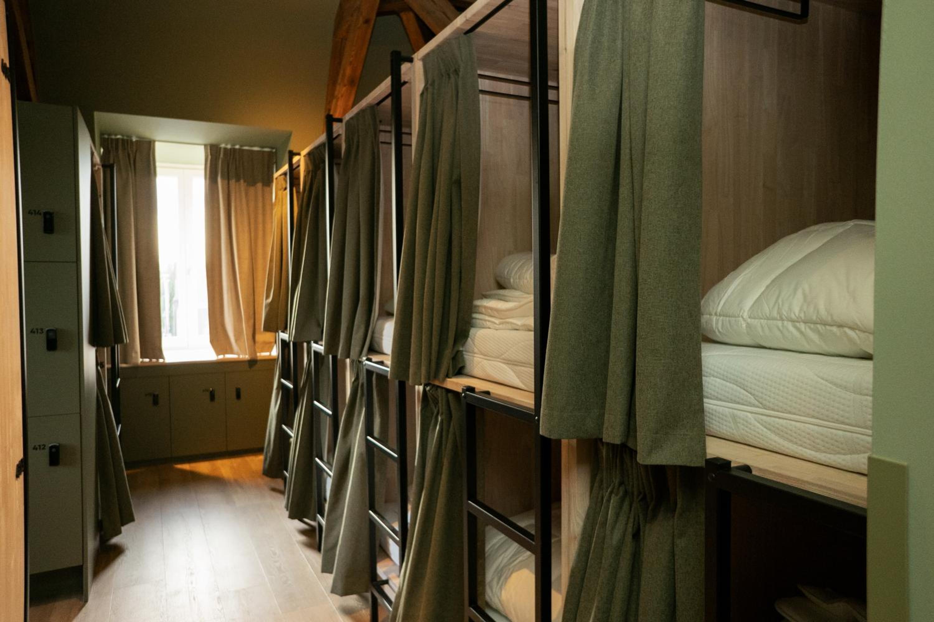 Bunk Bed in Mixed Dormitory Room 24 Beds photo 3