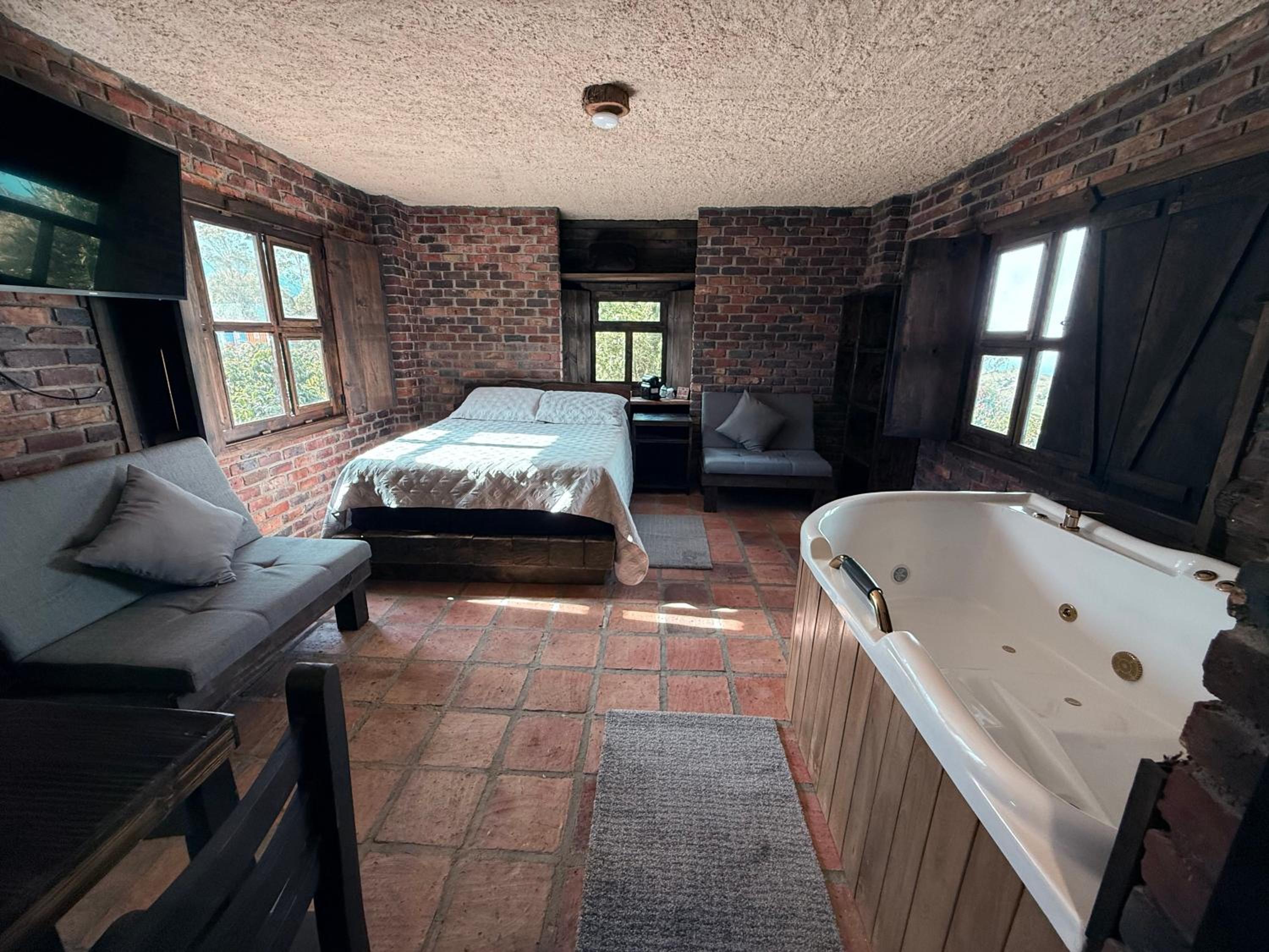 Deluxe Double or Twin Room with Mountain View photo 1