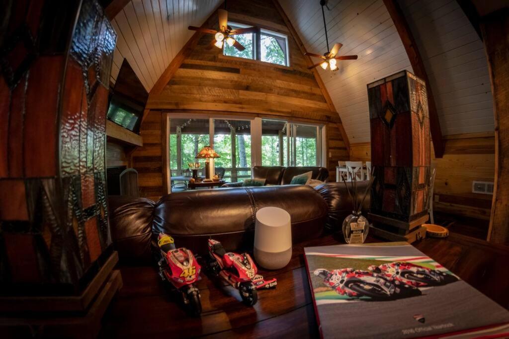 Three-Bedroom Chalet photo 1
