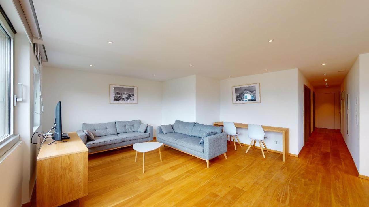 Apartment with Mountain View photo 1