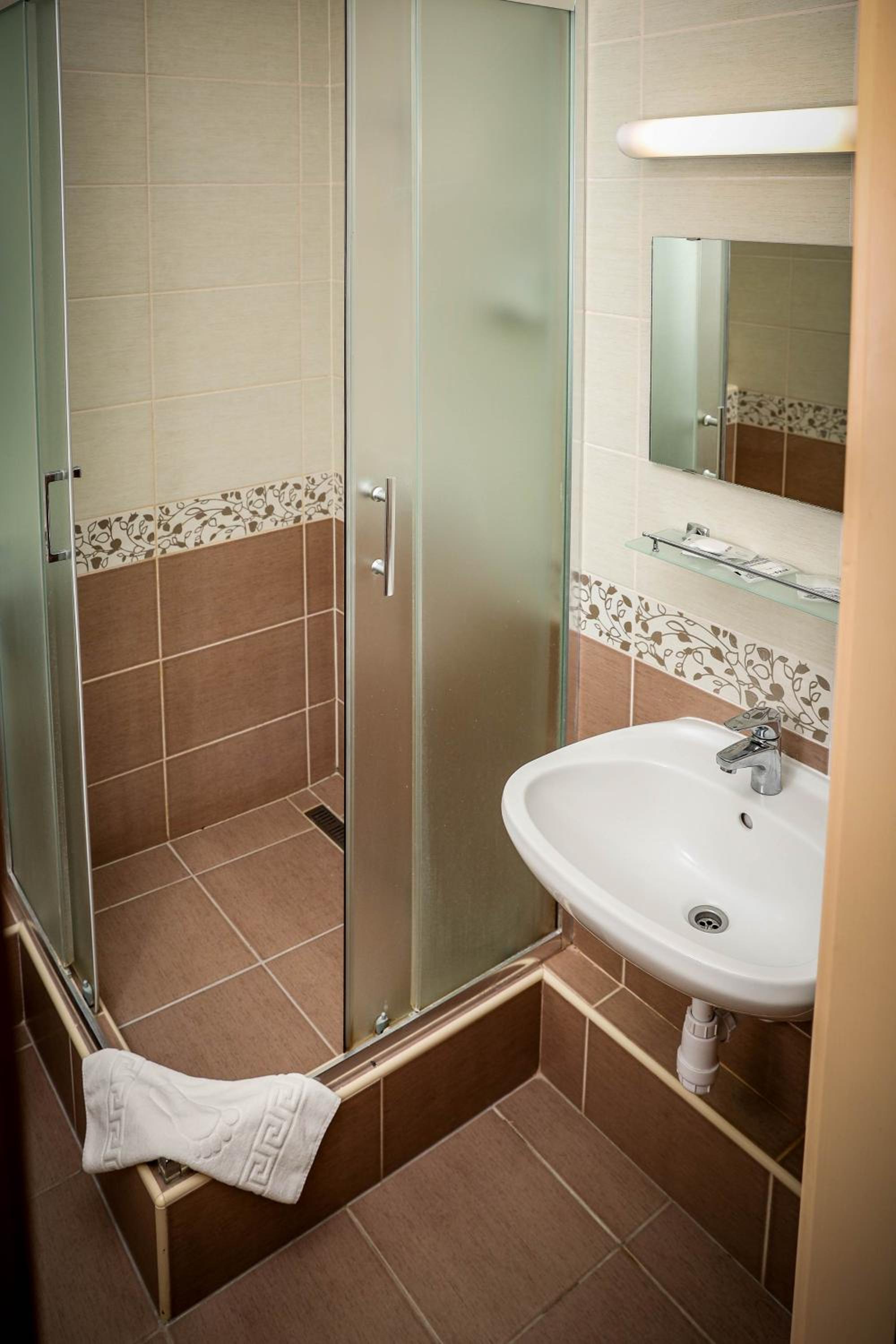 Budget Double Room photo 2