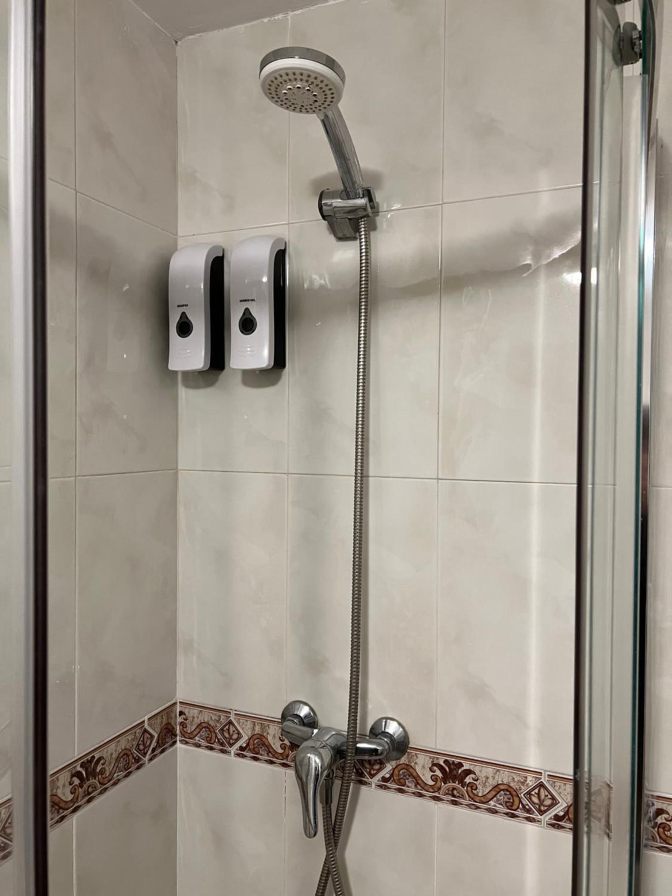 Double Room with Private Bathroom photo 2