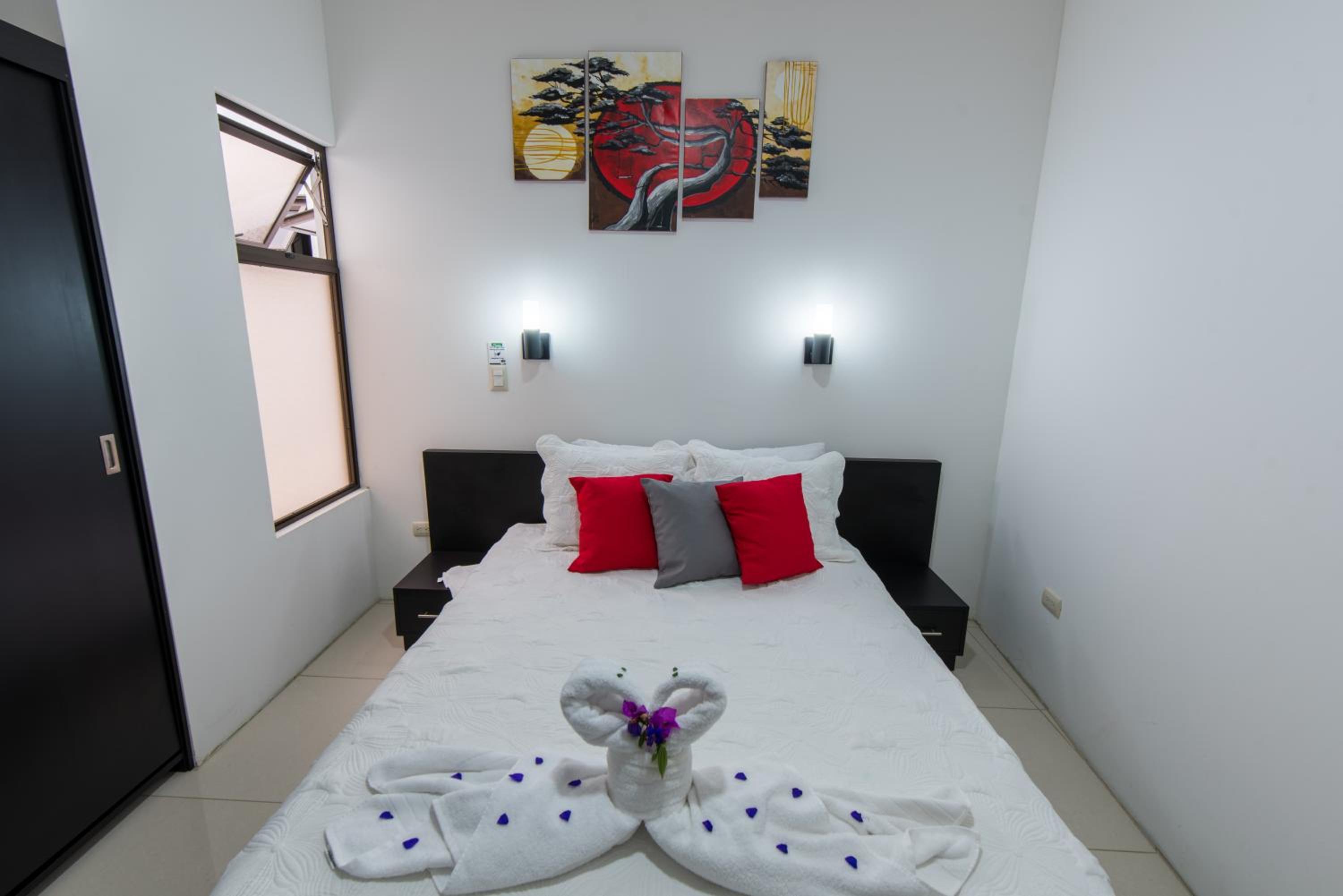 Deluxe One-Bedroom Apartment