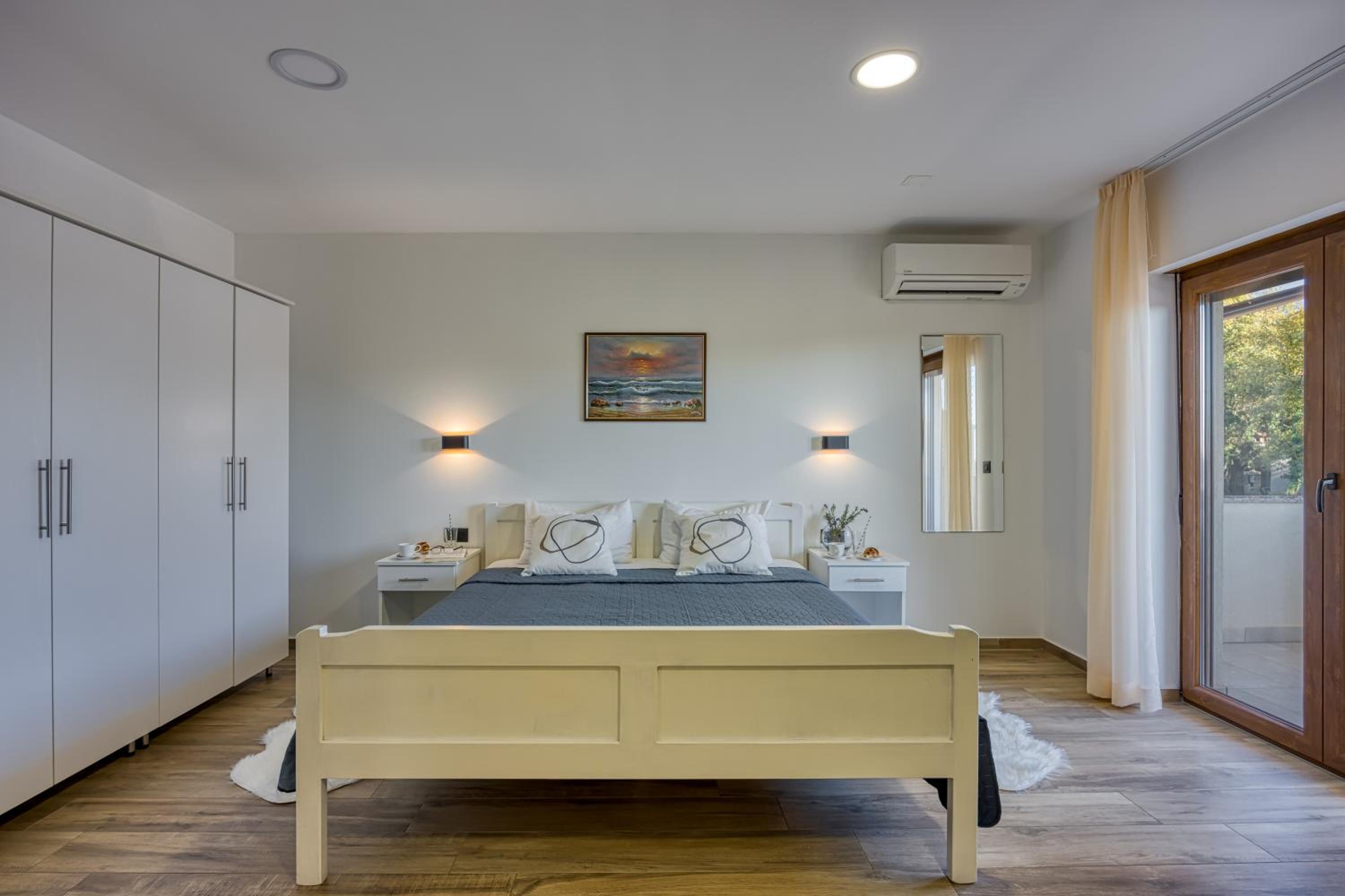 Villa photo 1