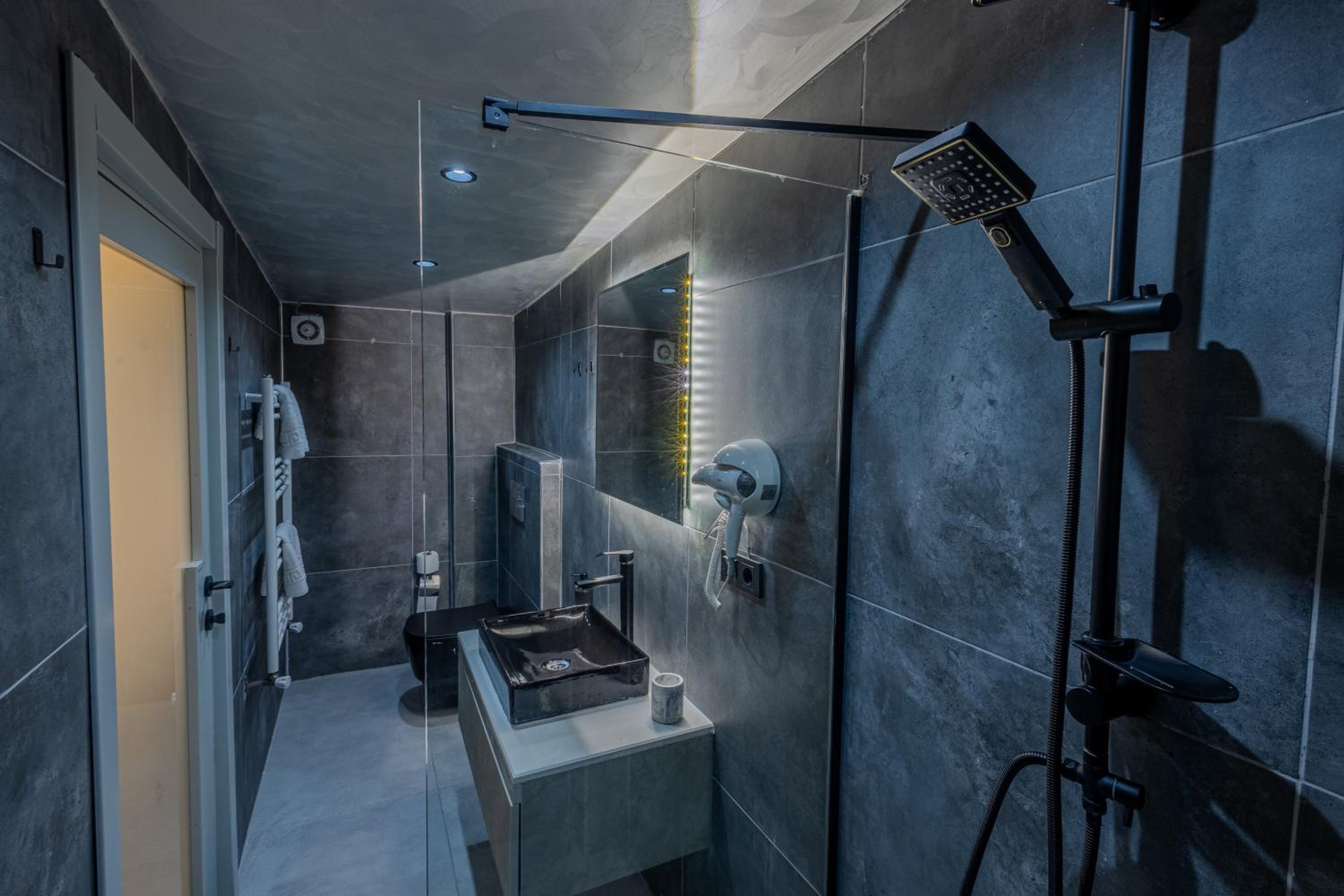 Queen Room with Spa Bath photo 3