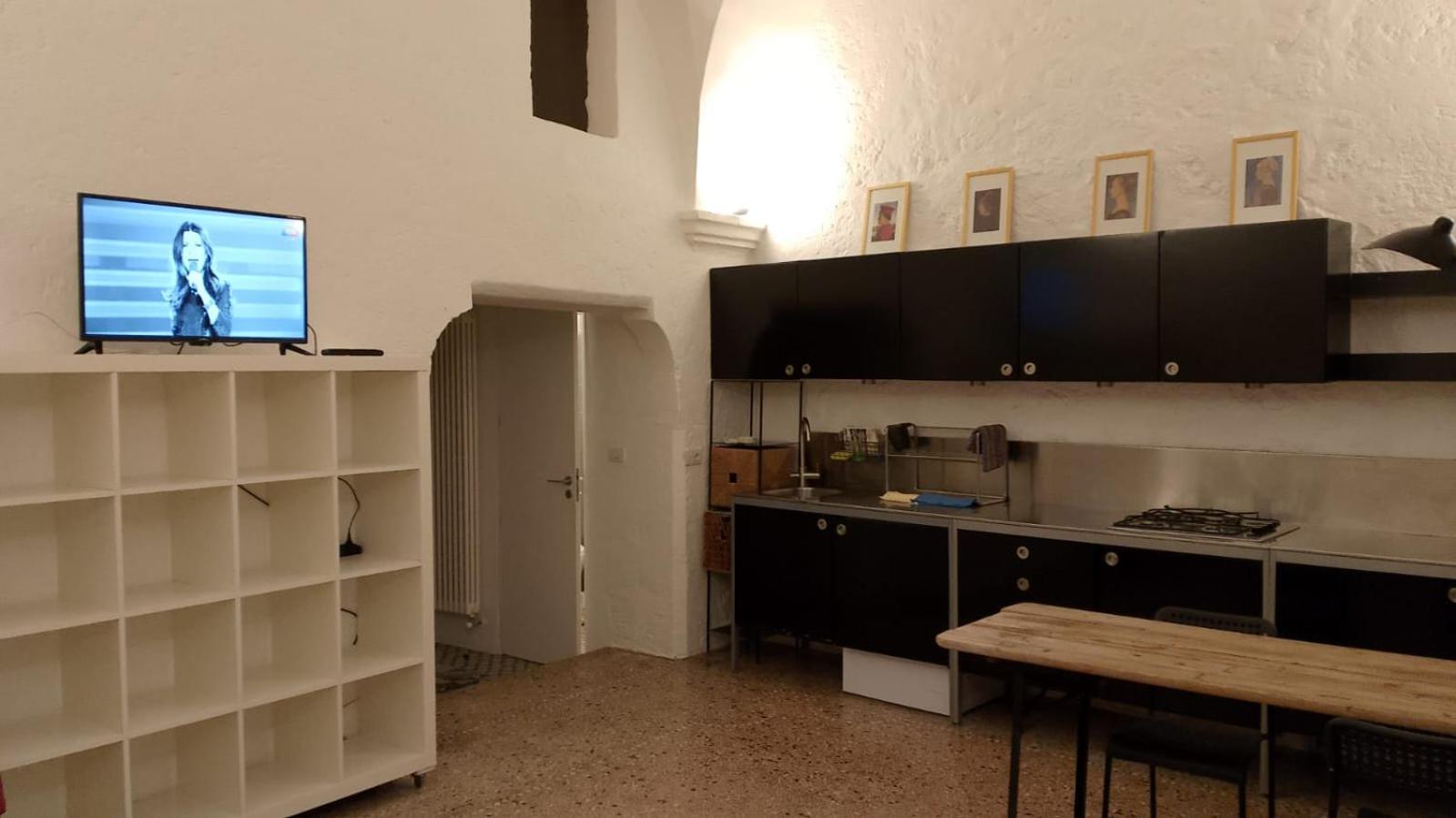One-Bedroom Apartment photo 3