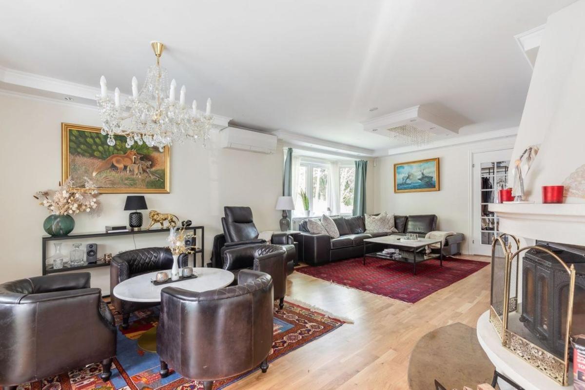 Villa photo 2