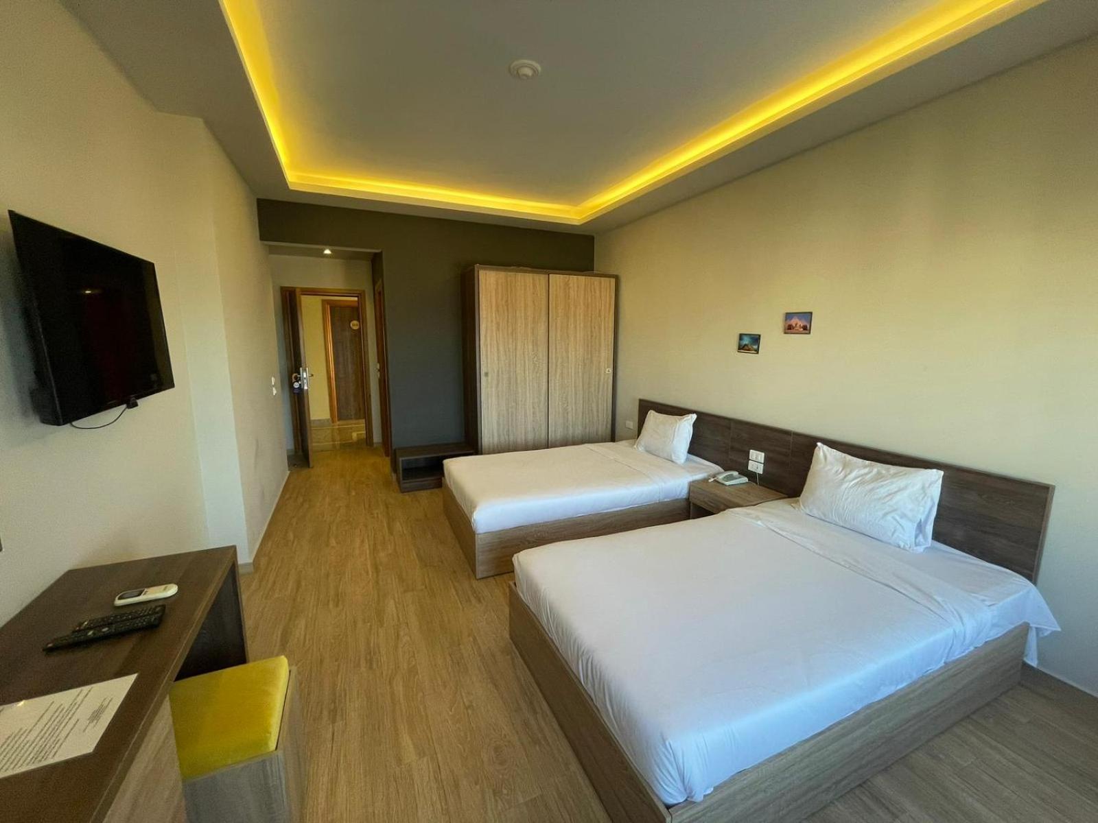 Deluxe Double or Twin Room with City View