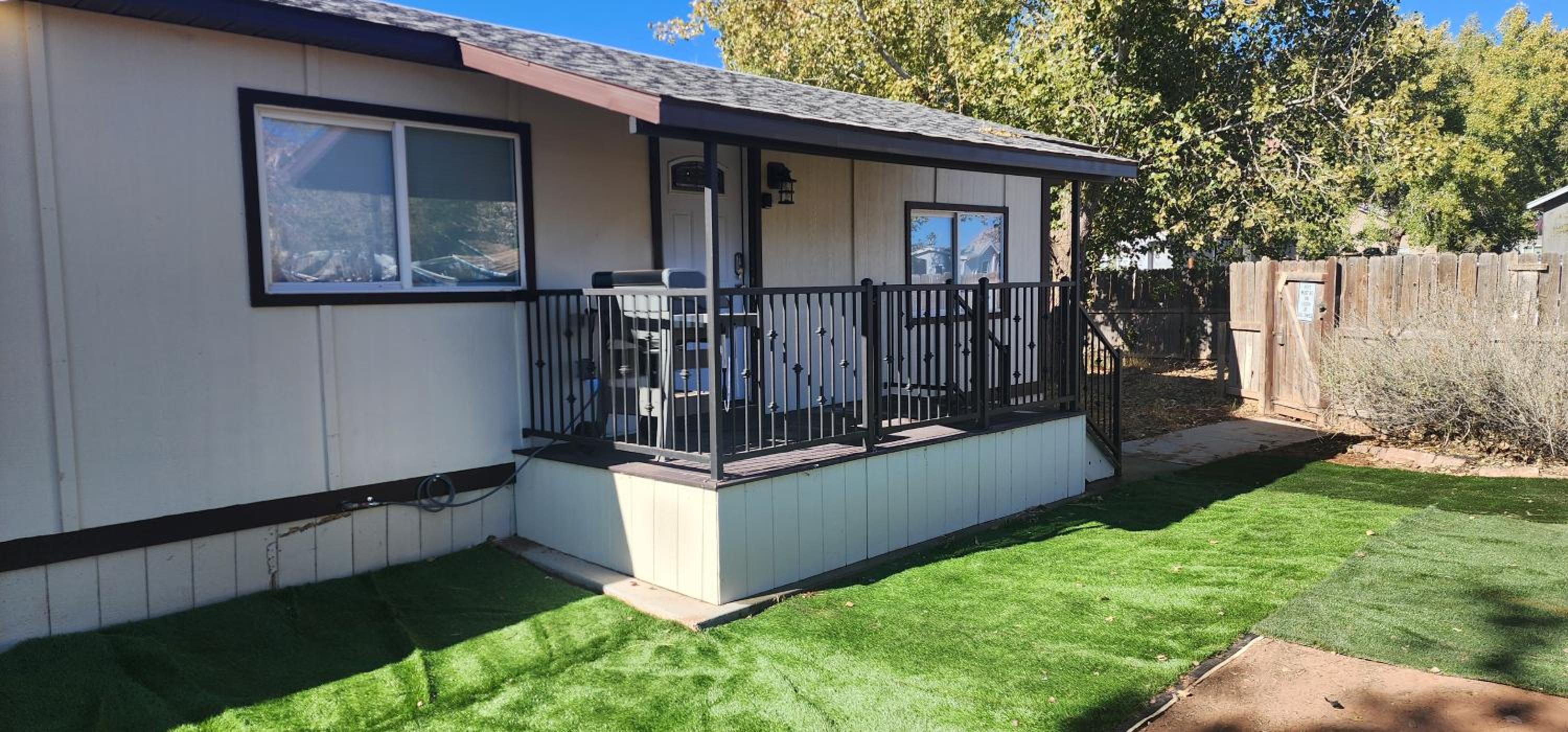 Three-Bedroom House photo 2