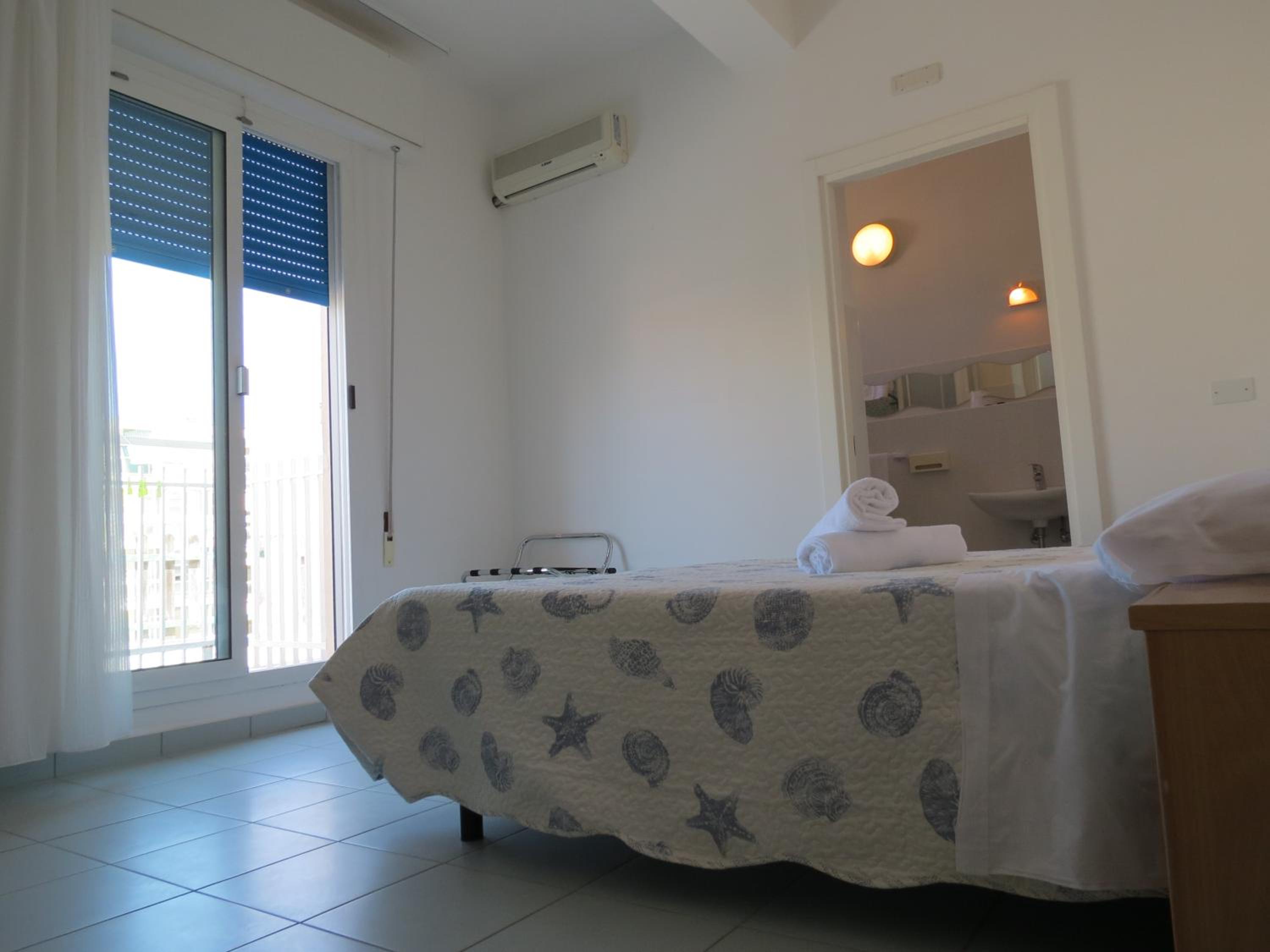 Superior Double or Twin Room photo 3