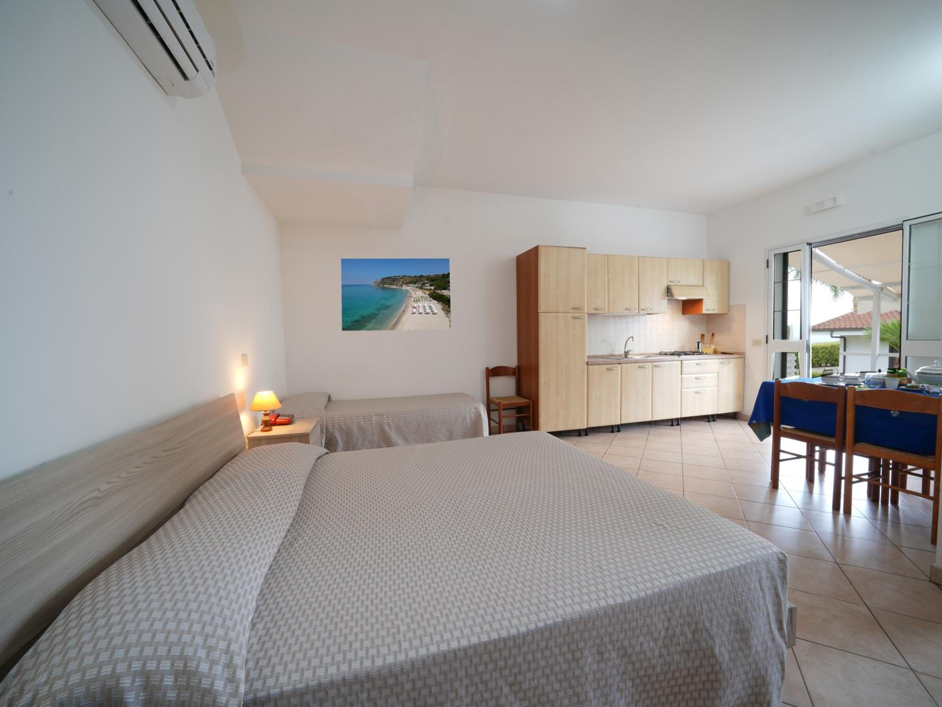 Studio Apartment photo 1