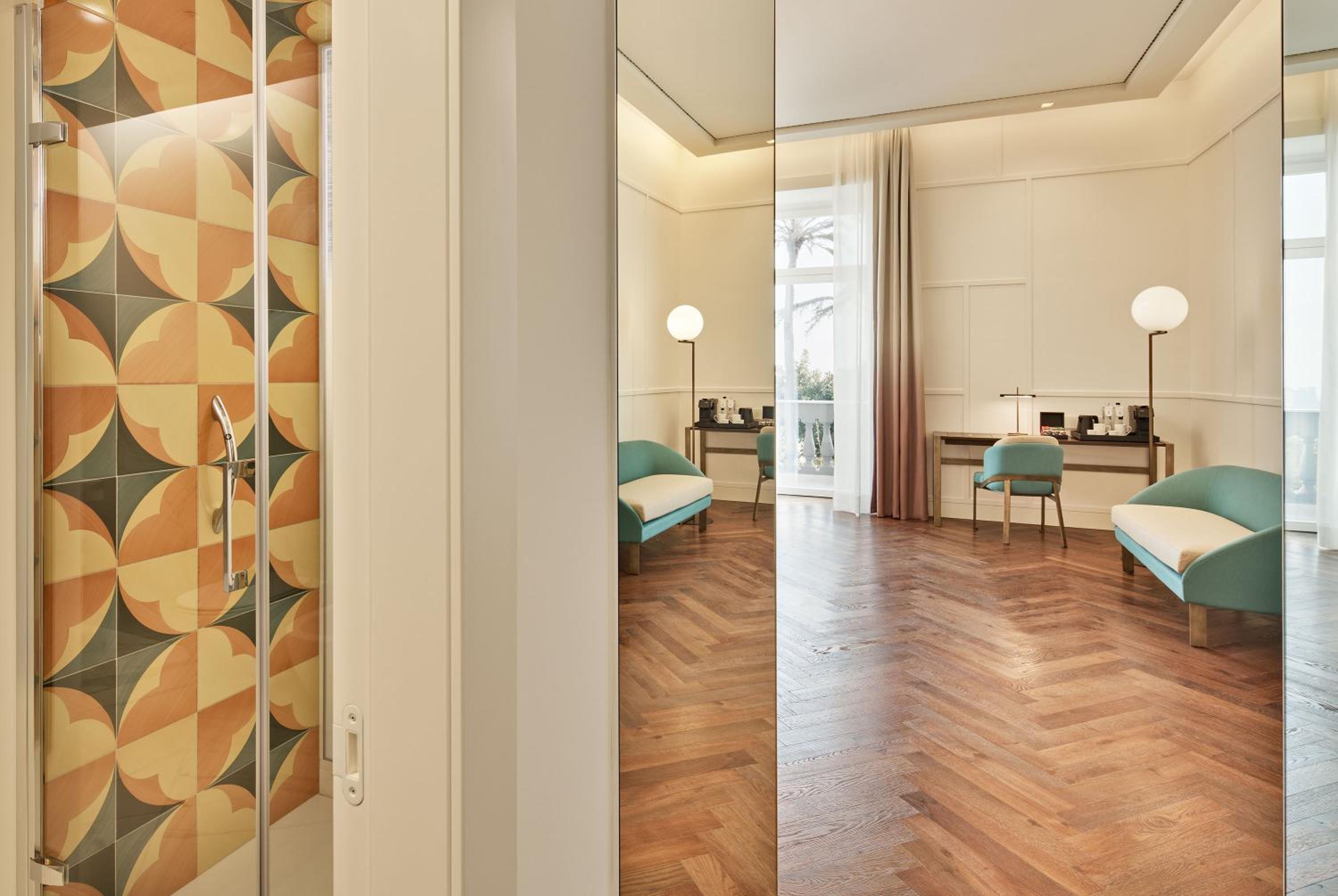 King Junior Suite with Fireplace
