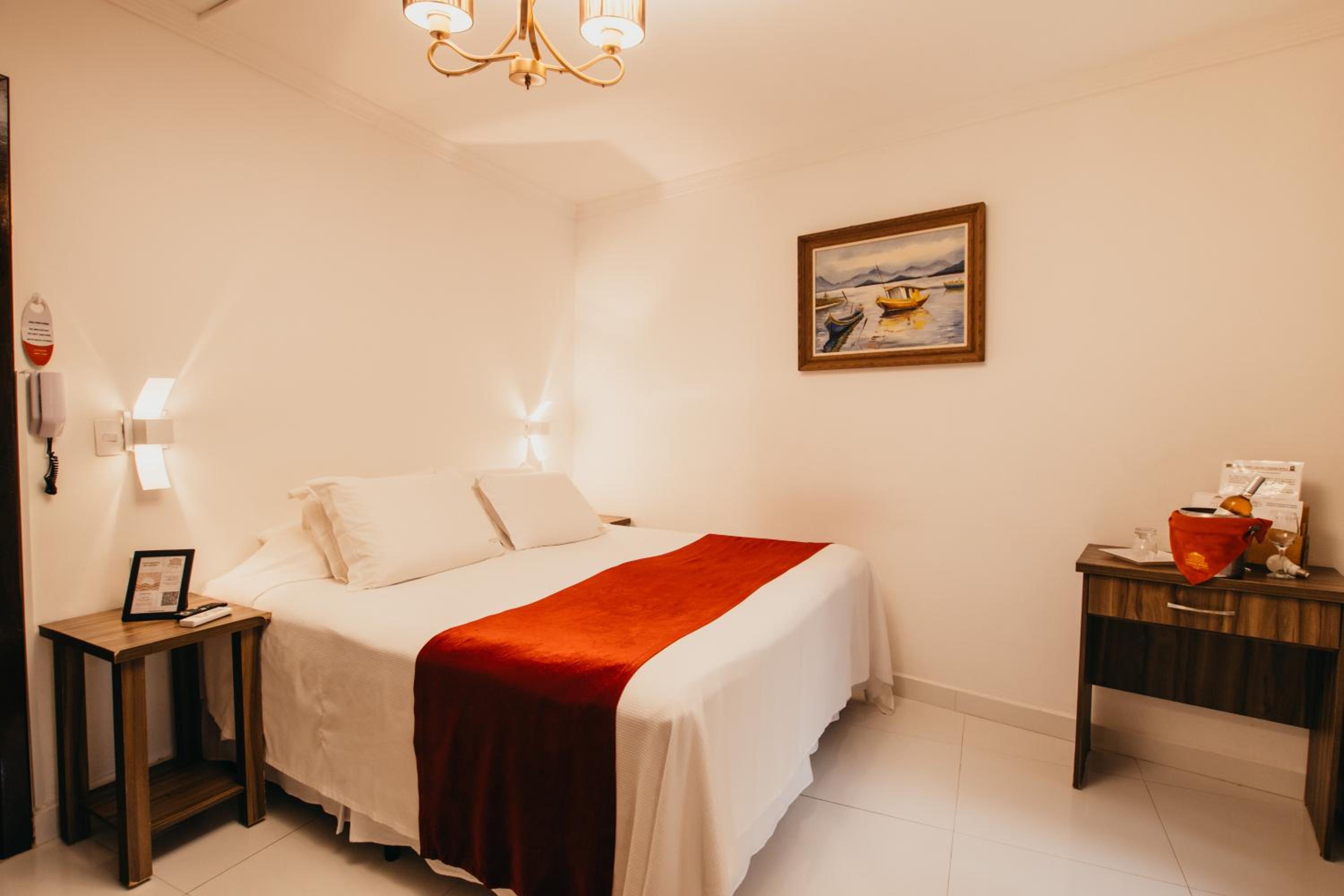 Deluxe Double Room with Bath photo 3