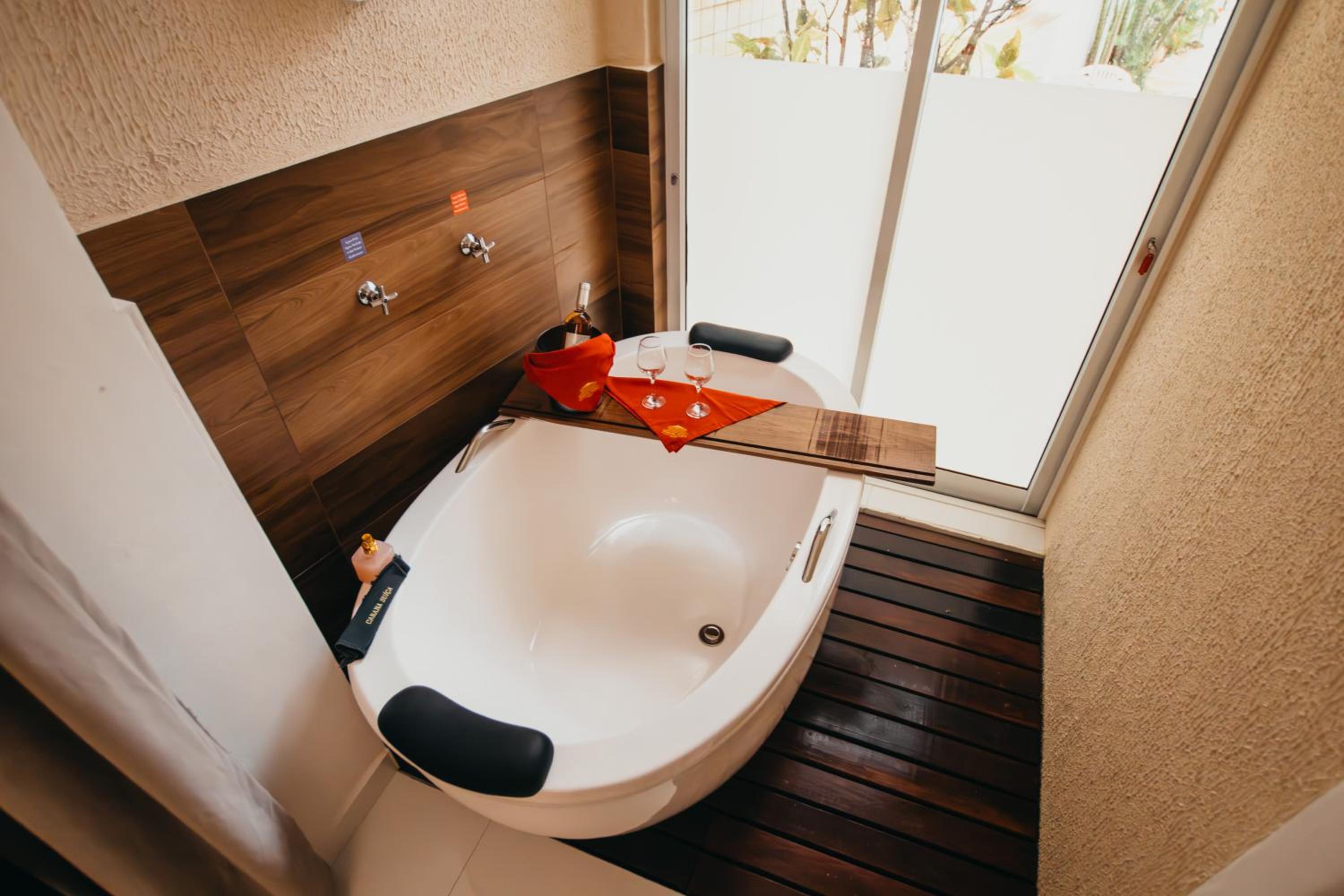 Deluxe Double Room with Bath photo 2