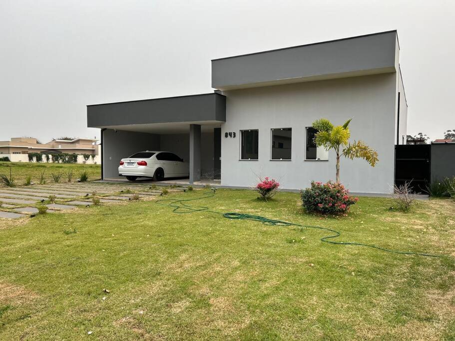 Four-Bedroom House photo 2