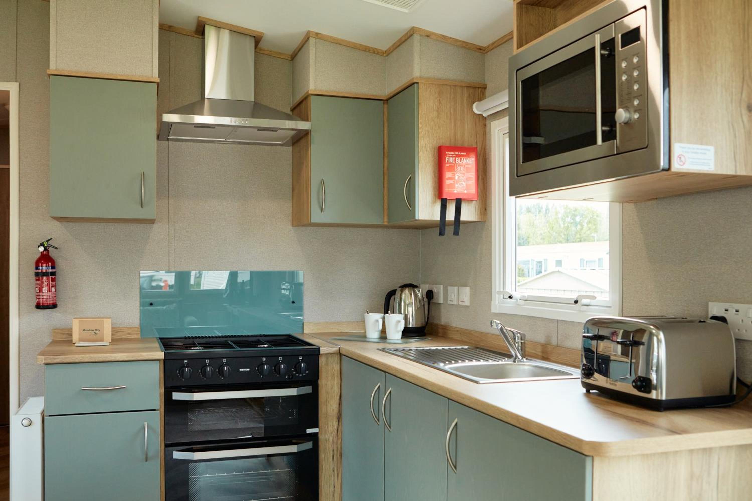 Silver 3 Bed Caravan photo 3