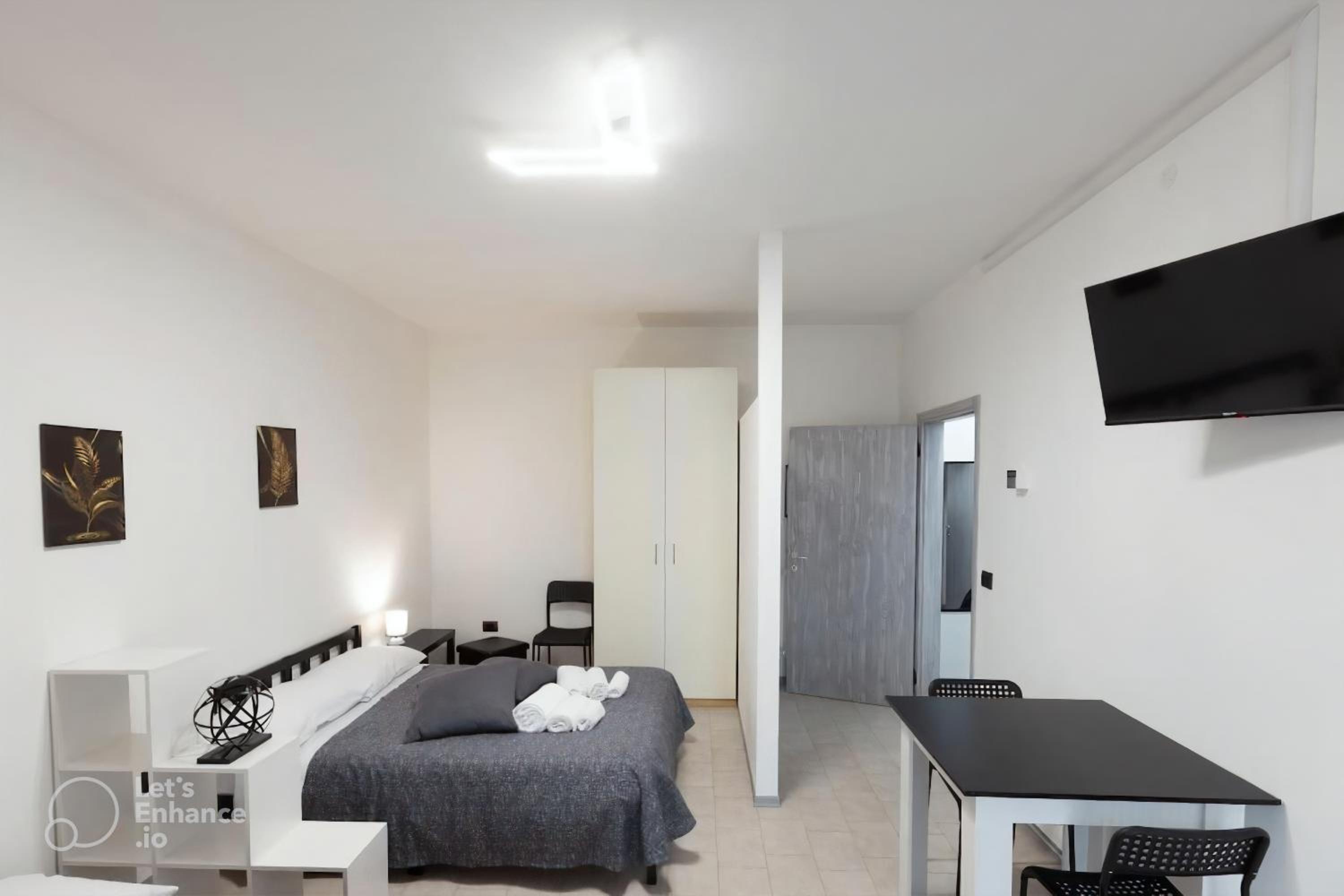 One-Bedroom Apartment photo 3