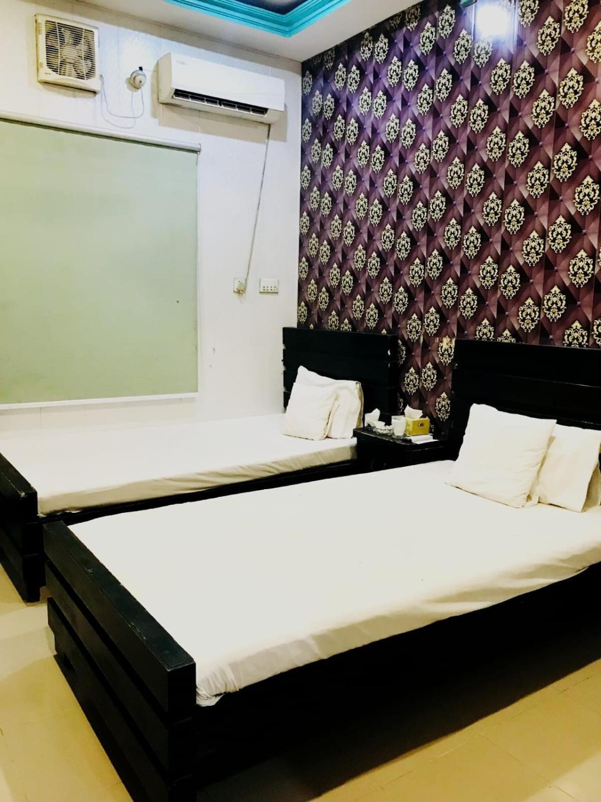 Deluxe Twin Room photo 2