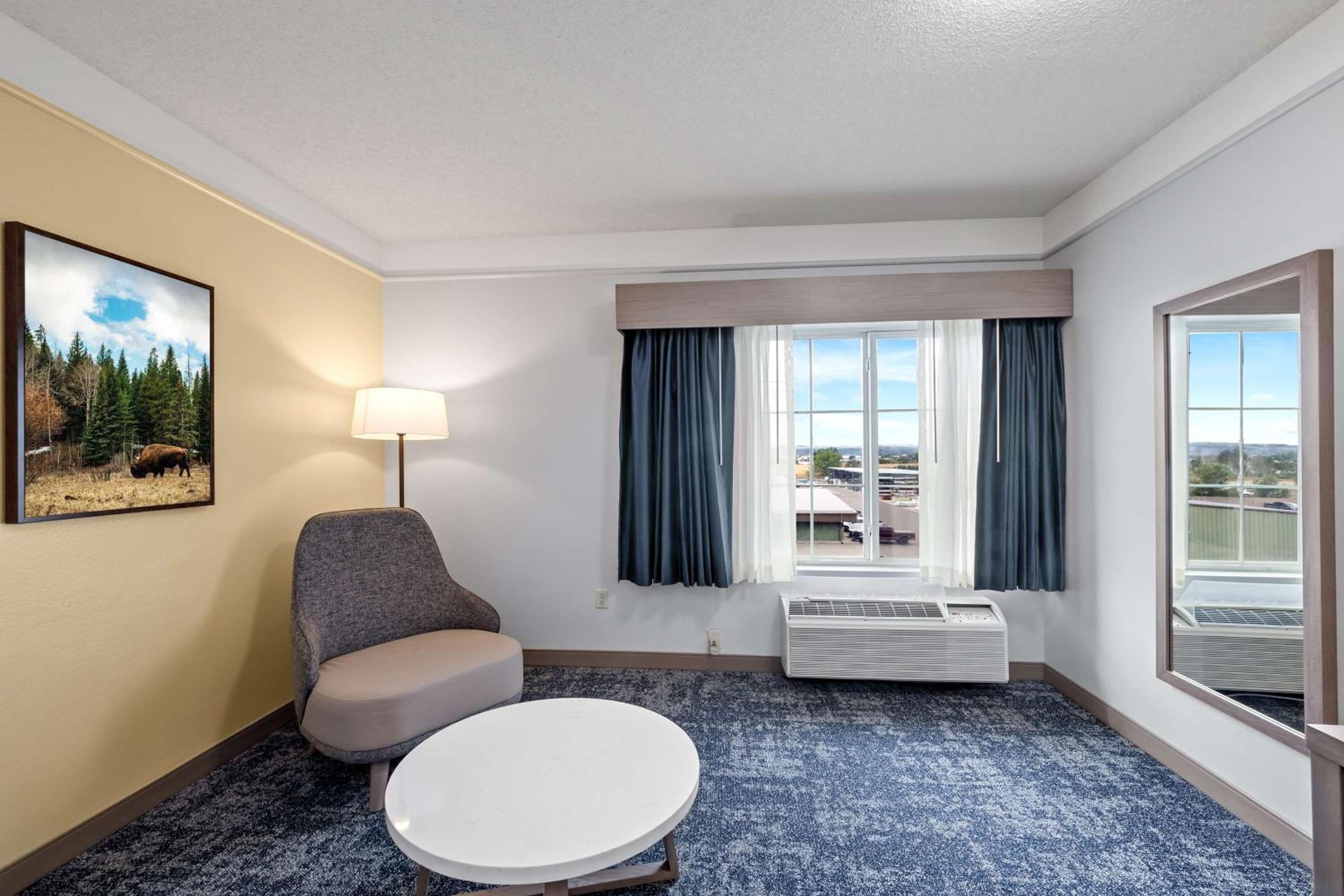One-Bedroom King Suite with Sofa Bed and Living Room - Non-Smoking - Photo 12