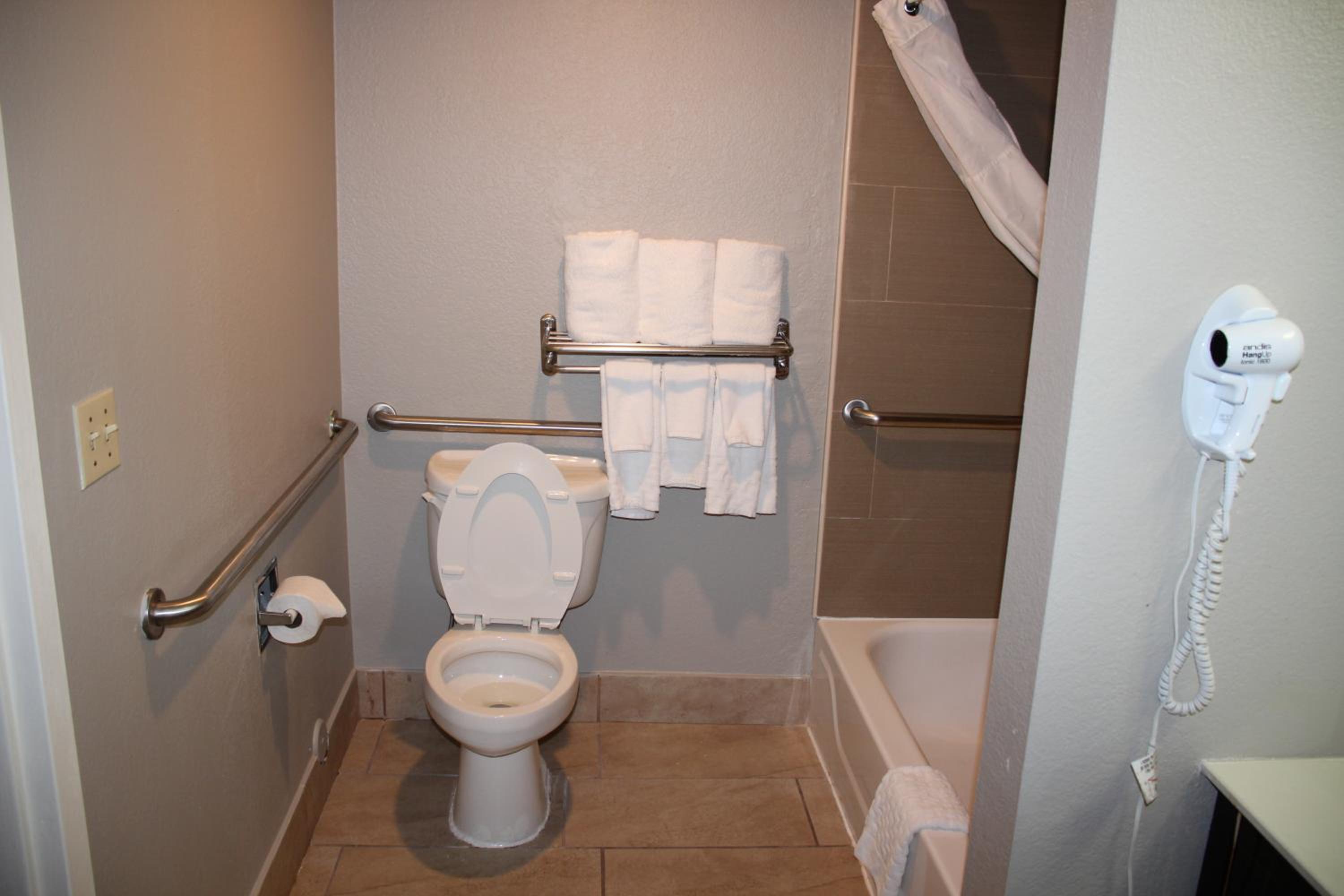 King Room - Disability Access - Photo 4