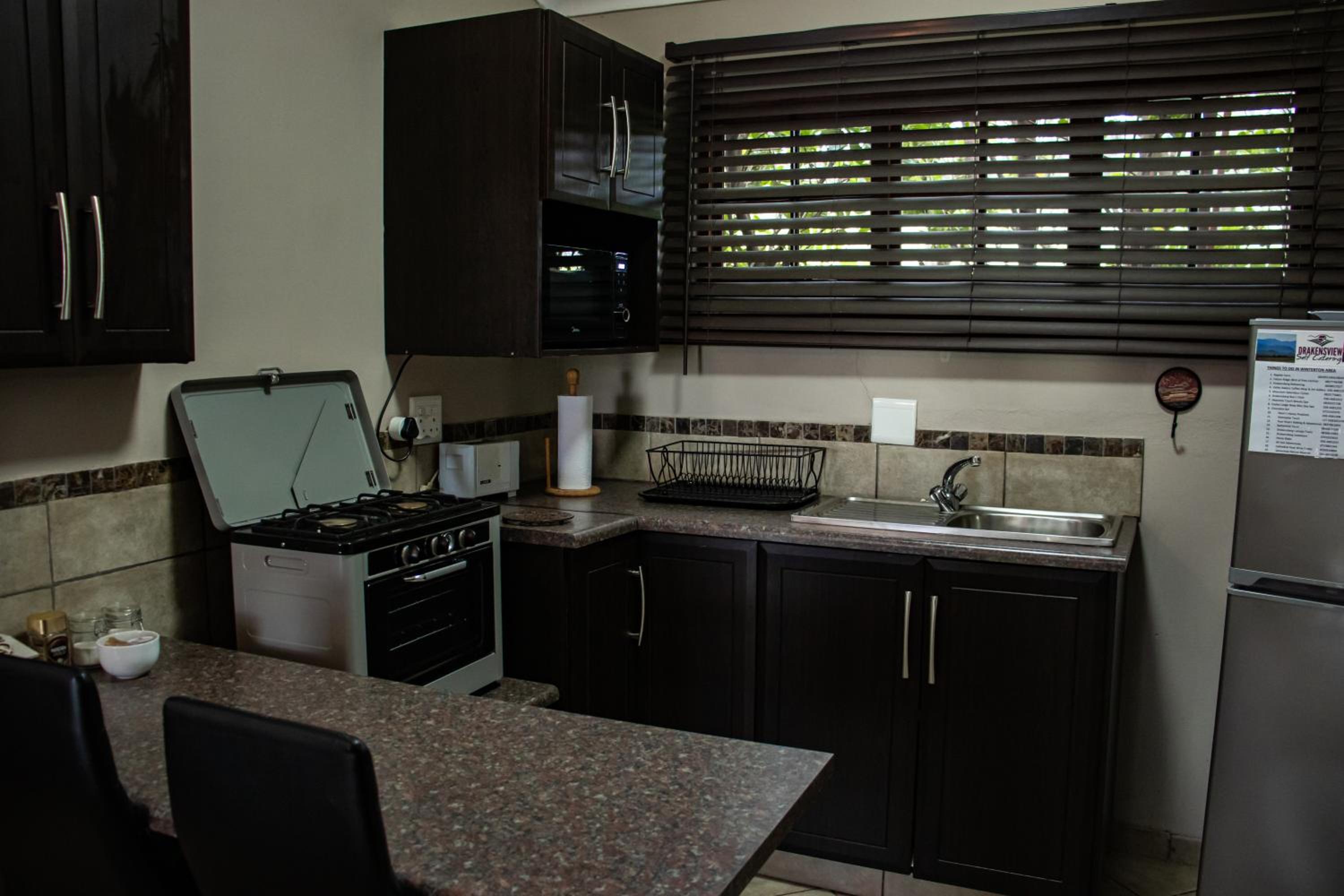 Apartment with Mountain View - Photo 16