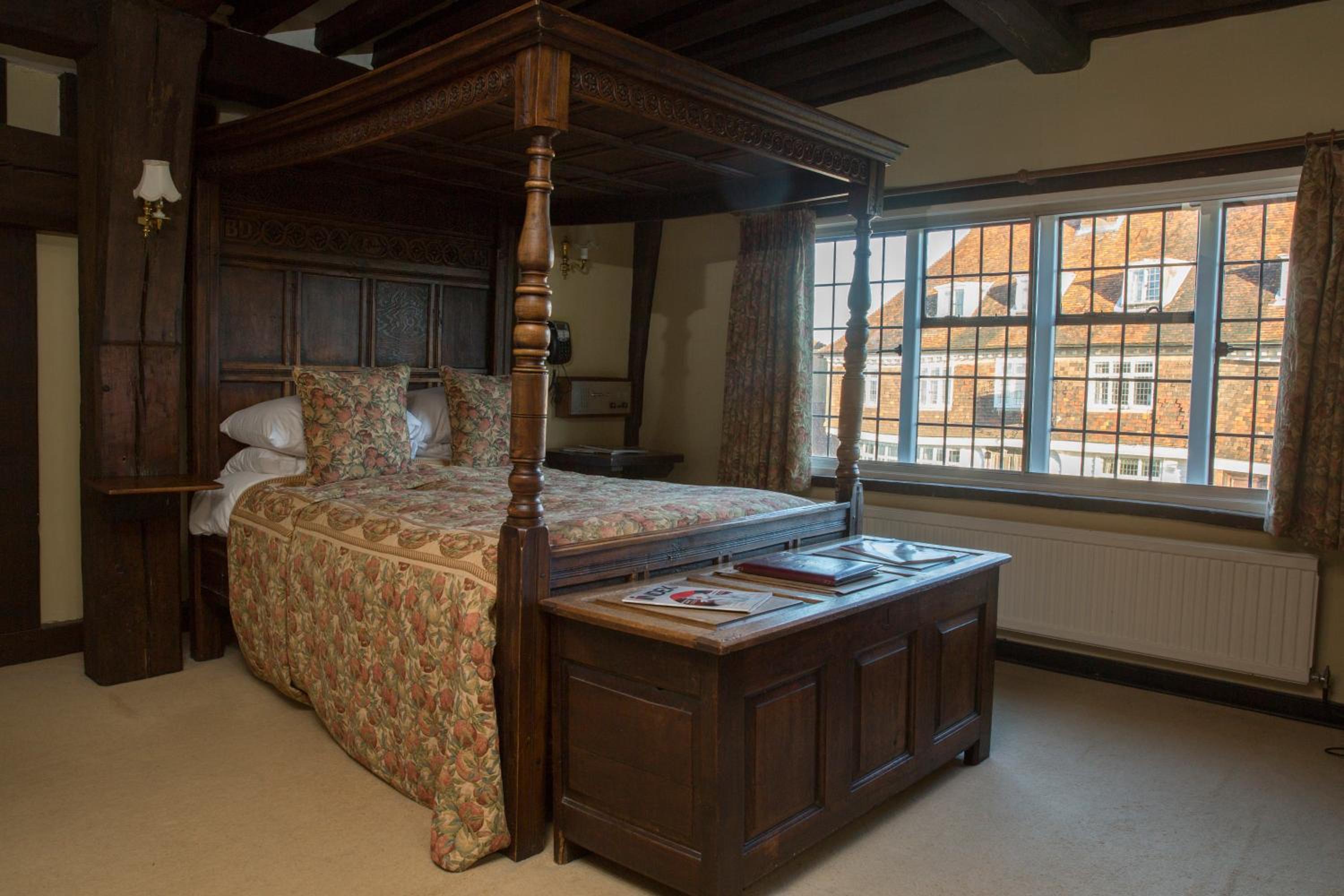 Double Room with Four Poster Bed photo 1