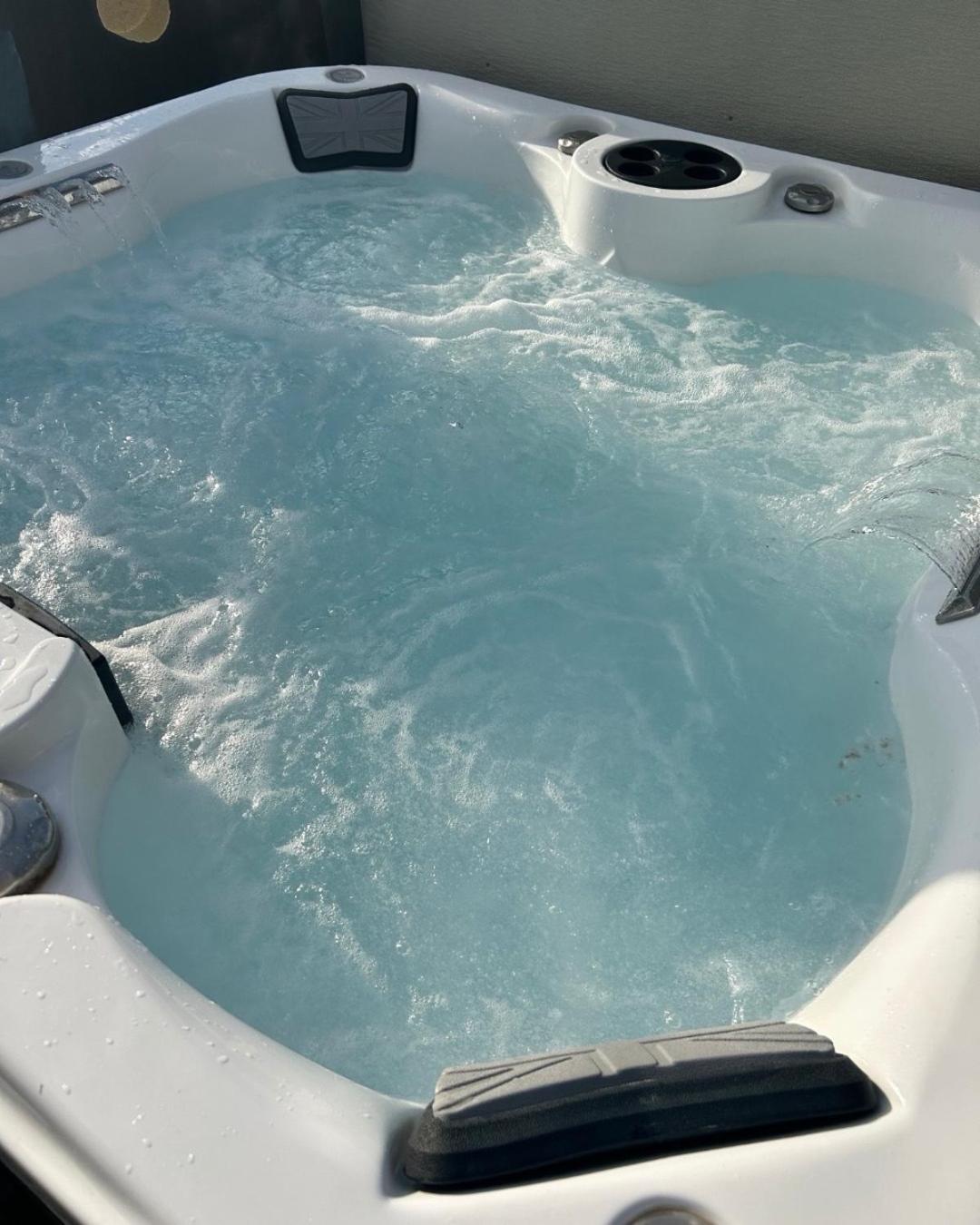 Standard Cabin with Hot Tub photo 3