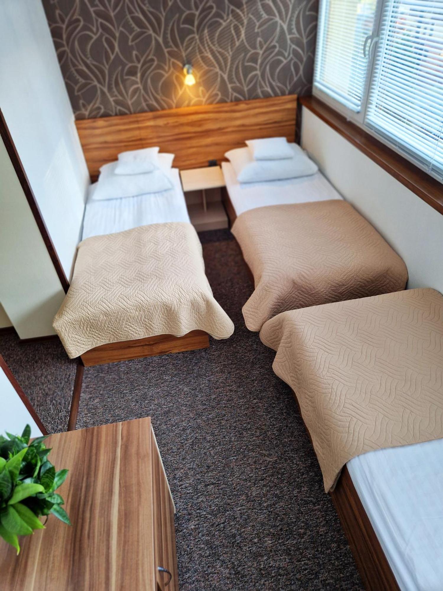 Triple Room - Photo 15