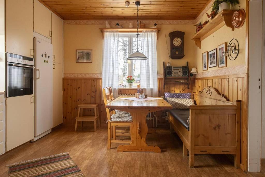 Three-Bedroom House photo 3